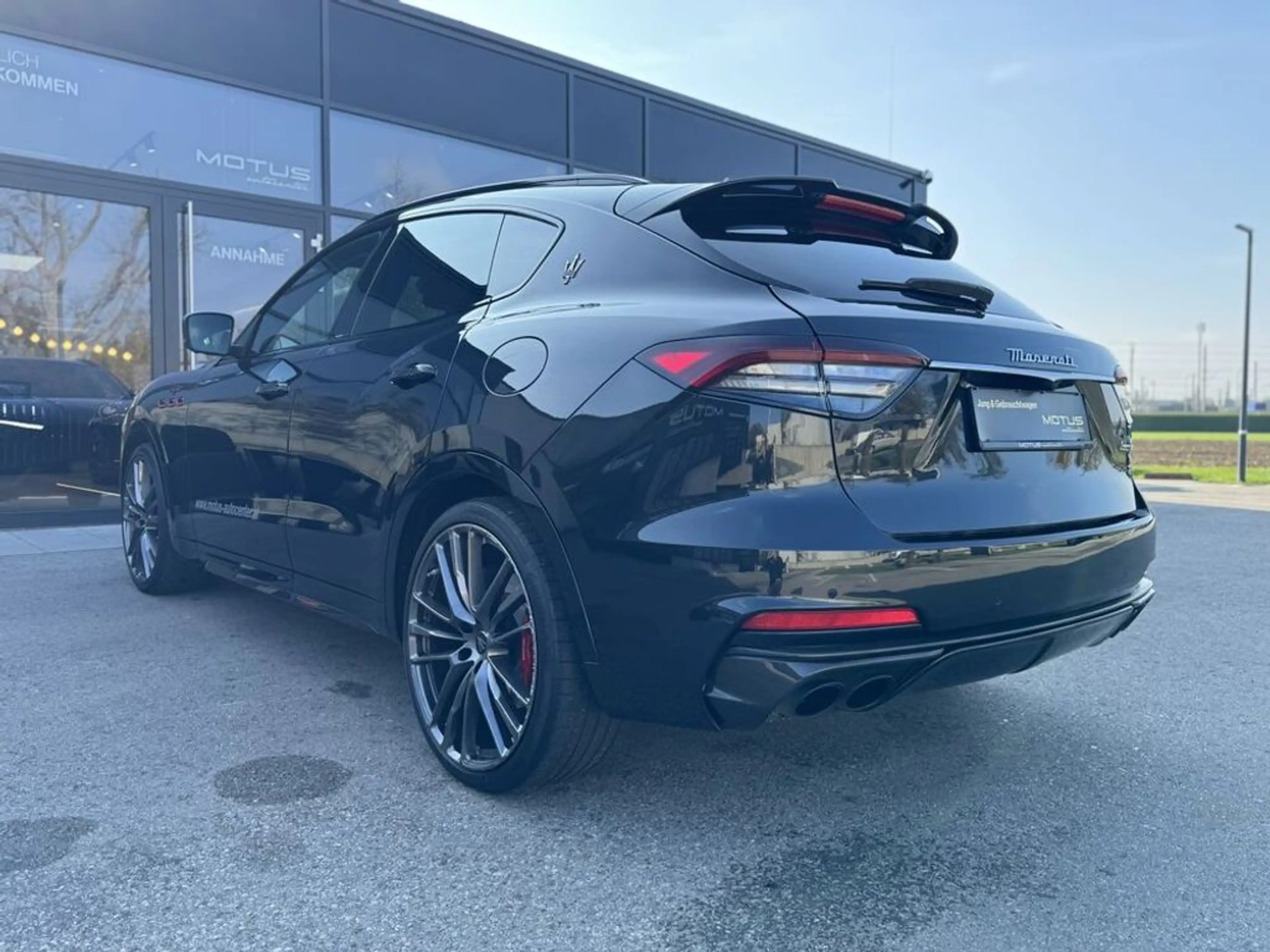 Maserati Levante Trofeo V8 580PS, PANO, EASY ENTRY-SOFTC... — photo 6