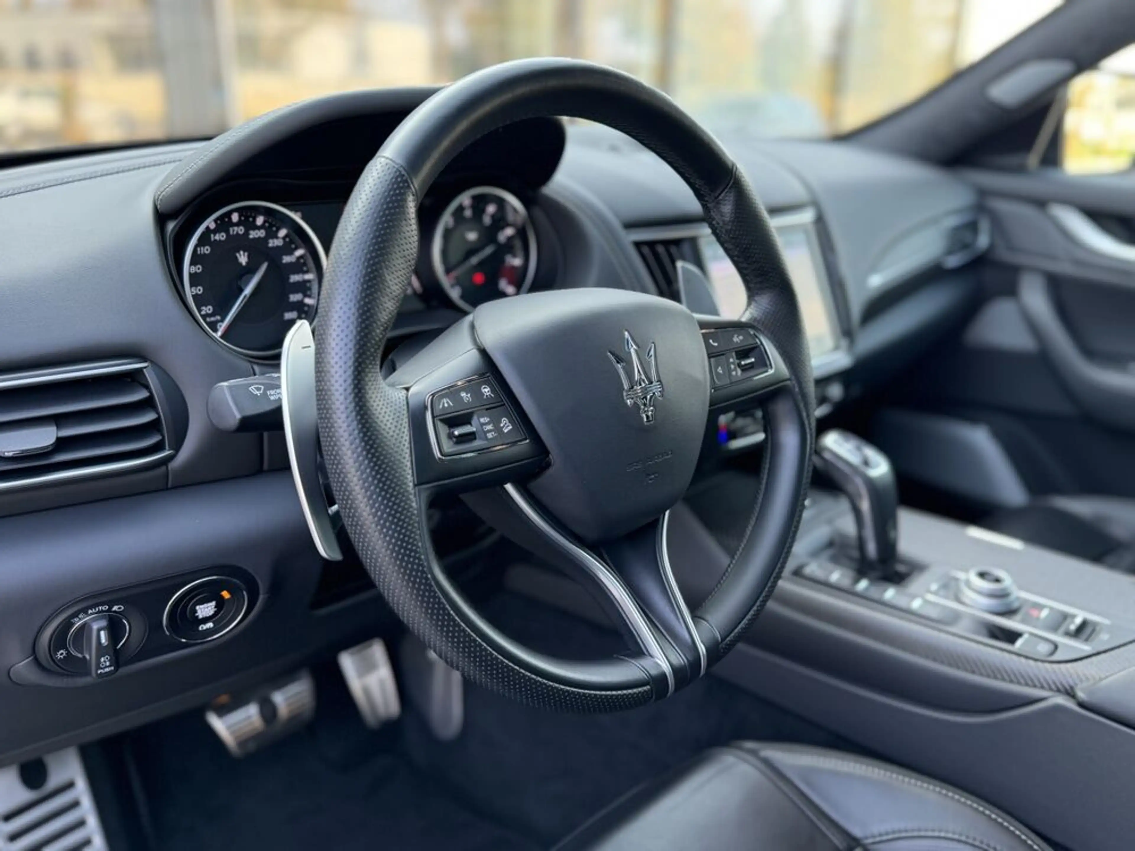 Maserati Levante Trofeo V8 580PS, PANO, EASY ENTRY-SOFTC... — photo 10