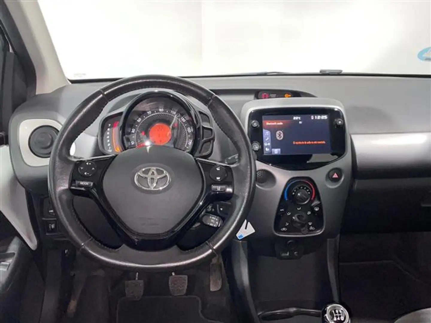 Toyota Aygo 70 x-play - 2