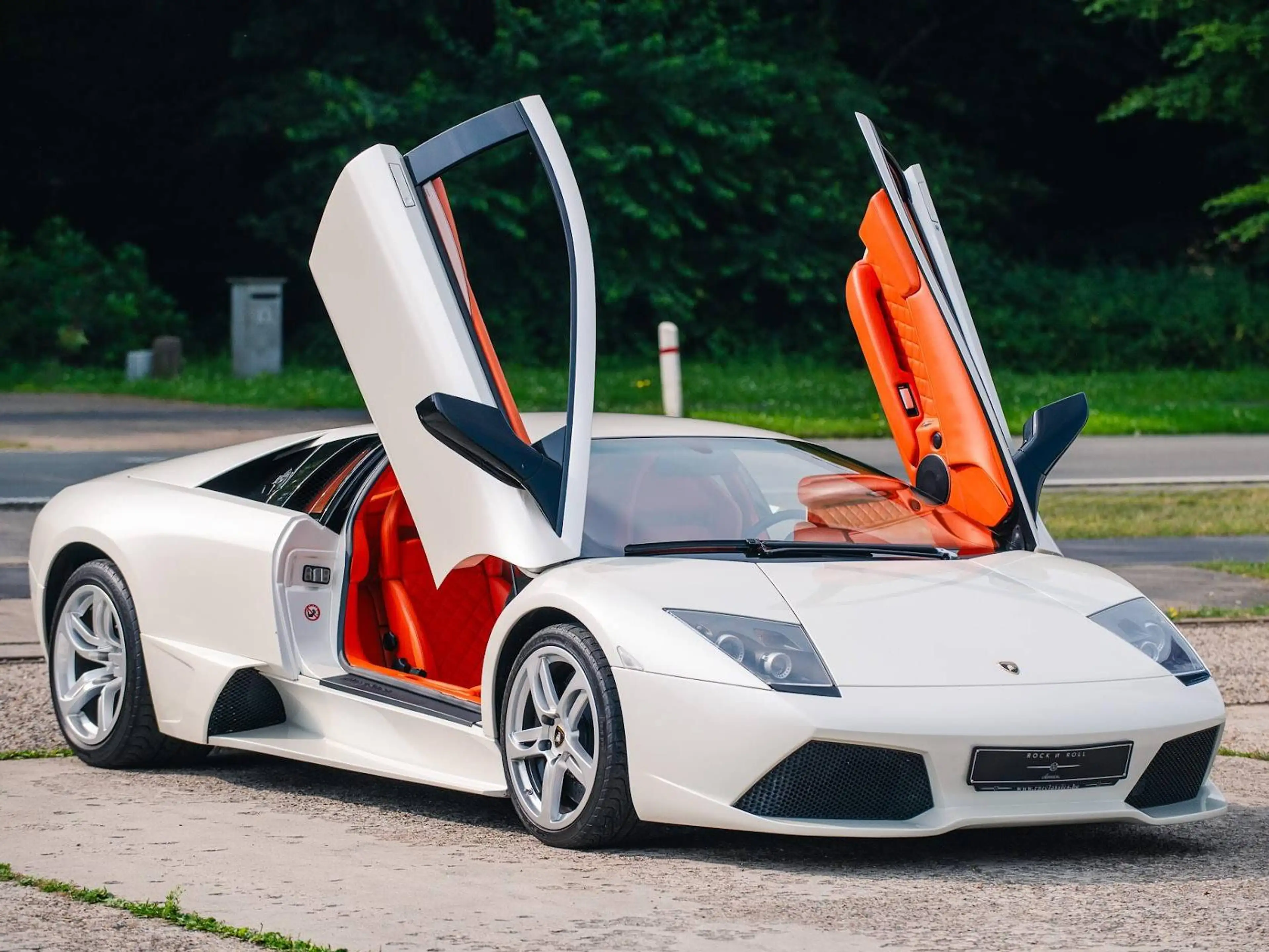 Lamborghini Murciélago Murciélago LP640 | Special order leather interior with Q citura diamond stitching — photo 11