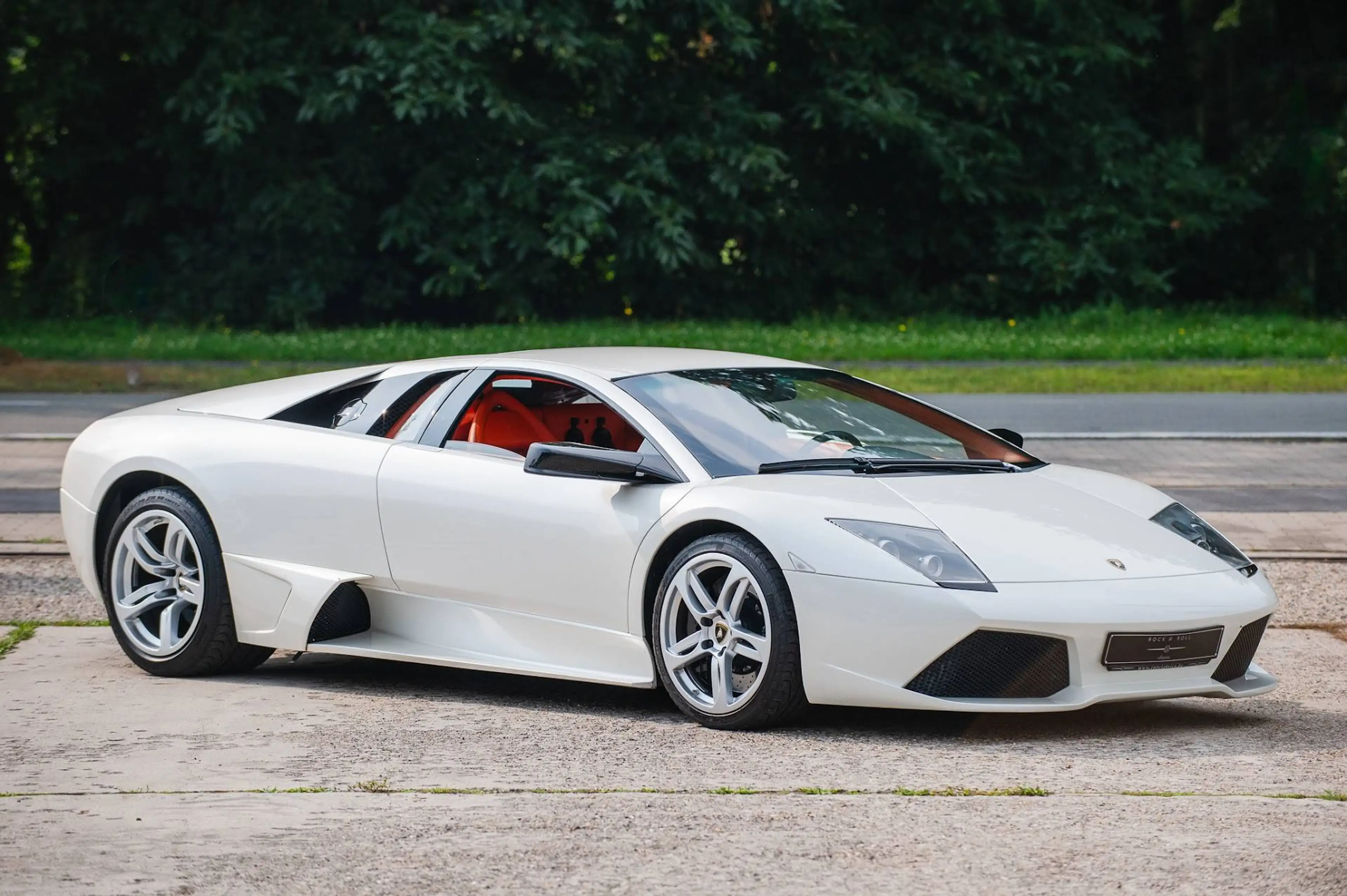 Lamborghini Murciélago Murciélago LP640 | Special order leather interior with Q citura diamond stitching — photo 9