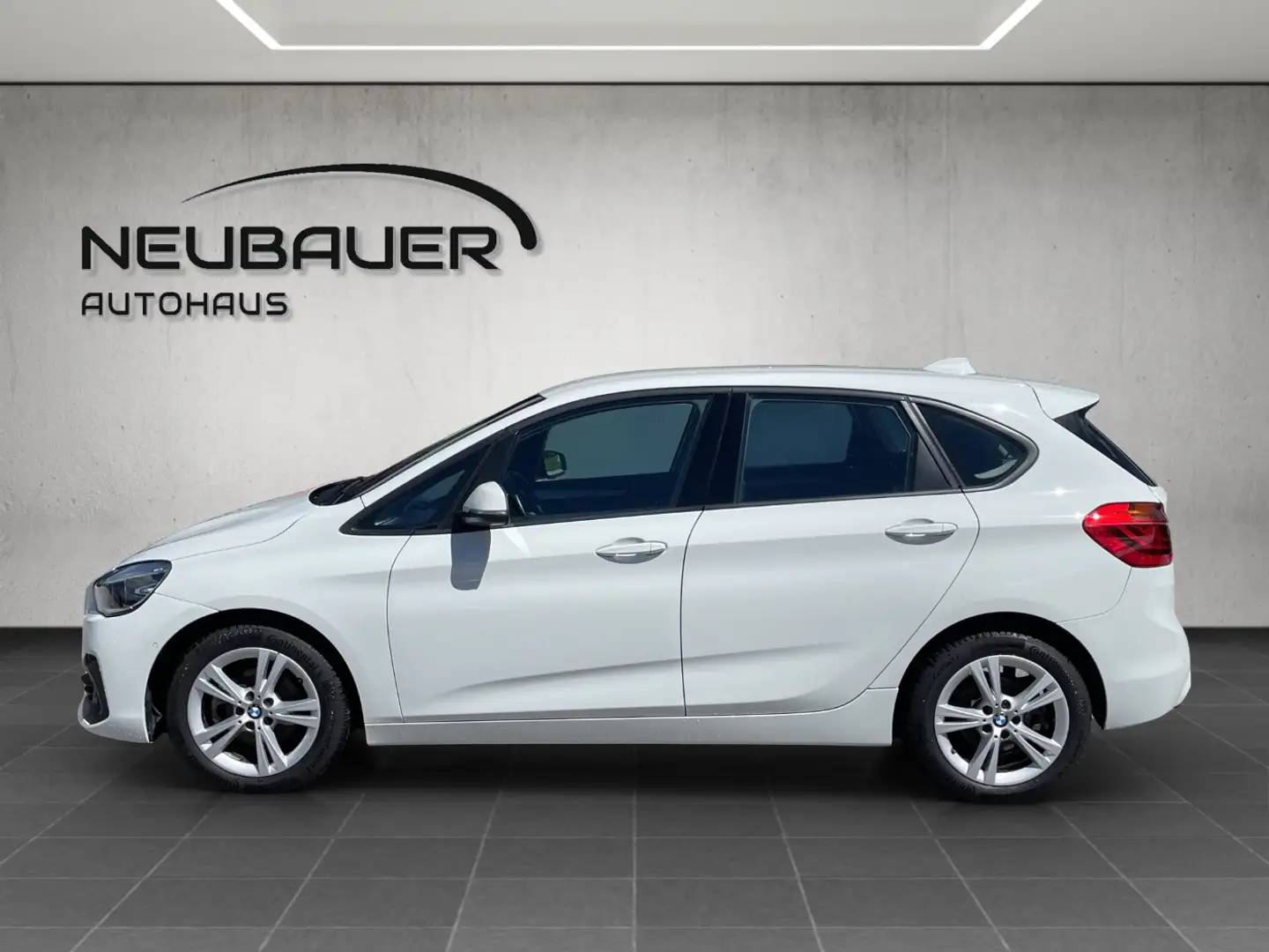 BMW 218 i Active Tourer F45 B38 DAB AUT Braun - 2
