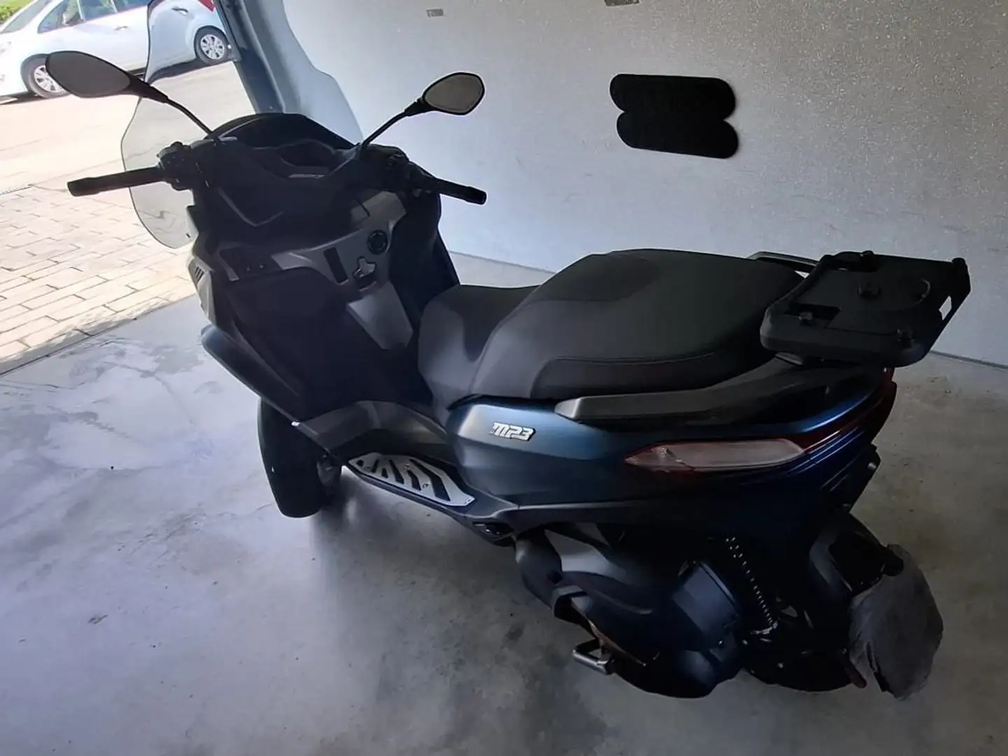 Piaggio MP3 530 Blauw - 2