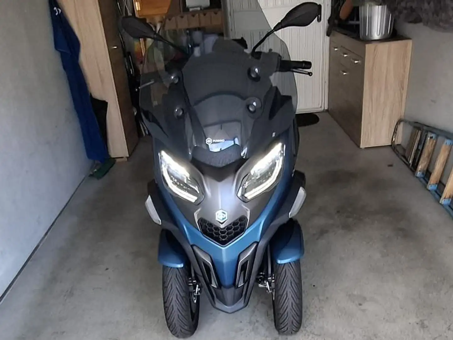 Piaggio MP3 530 Blauw - 1