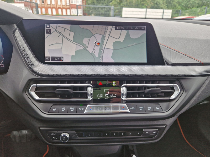 BMW 120 d xDrive AT Sport Line HUD — photo 12