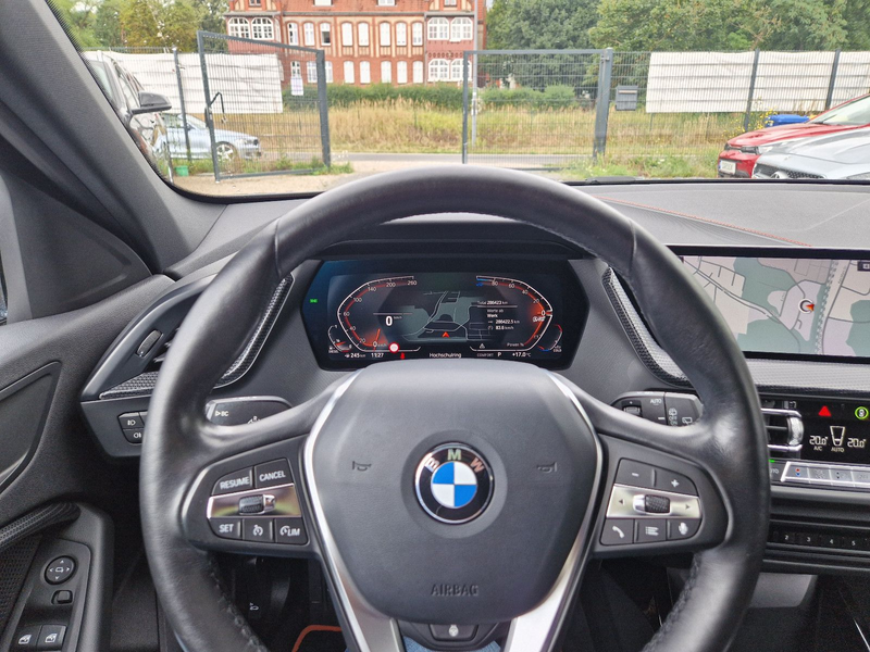 BMW 120 d xDrive AT Sport Line HUD — photo 10