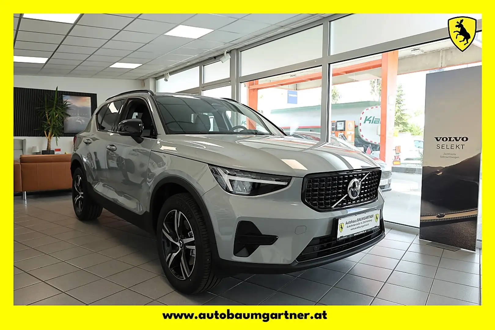 Volvo XC40 B3 Plus Dark Aut. Grau - 1