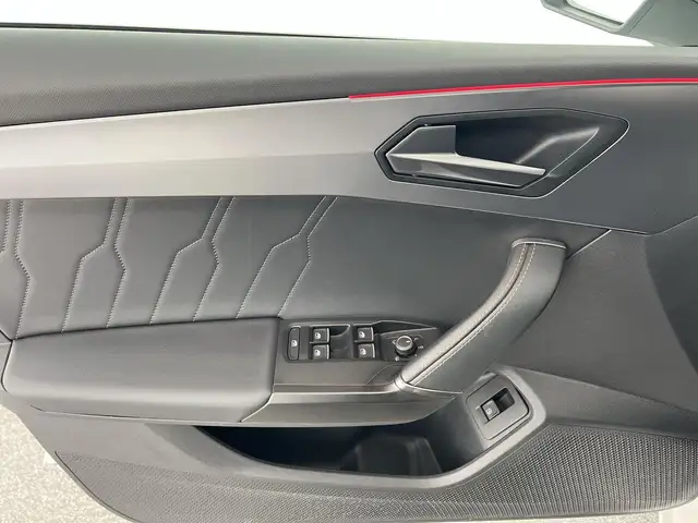 Cupra Leon view 11