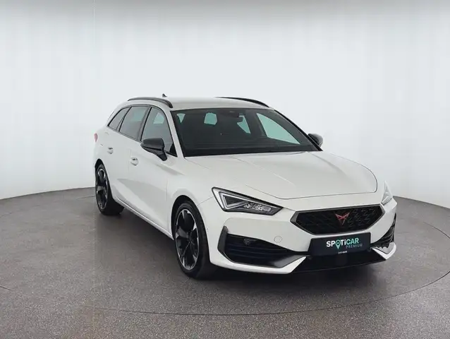 Cupra Leon view 3