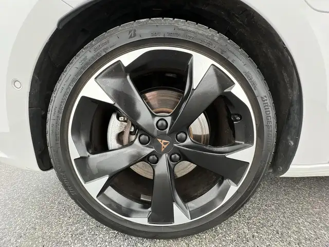 Cupra Leon view 10