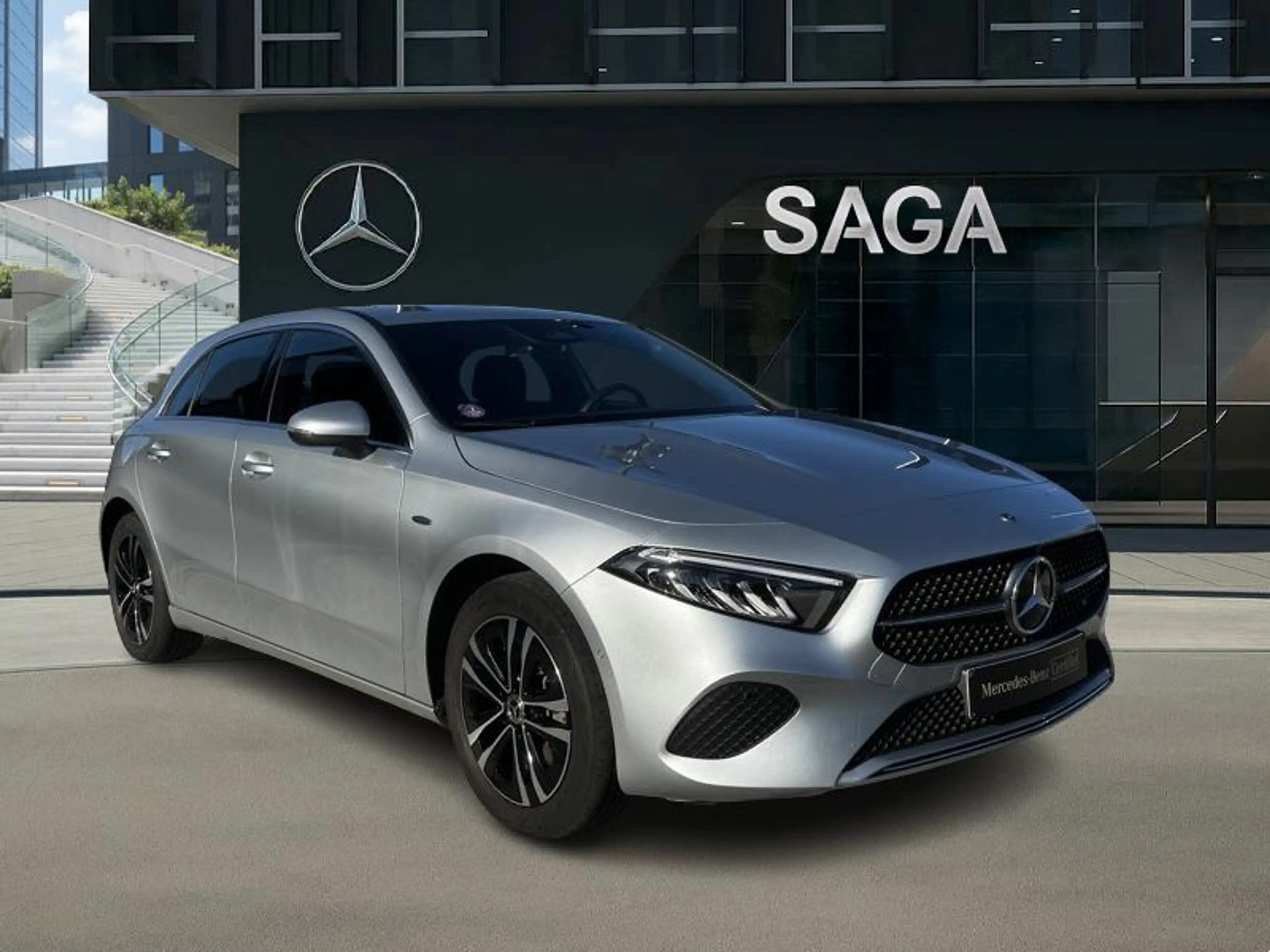 Mercedes-Benz A 250 e Luxury Line — photo 5
