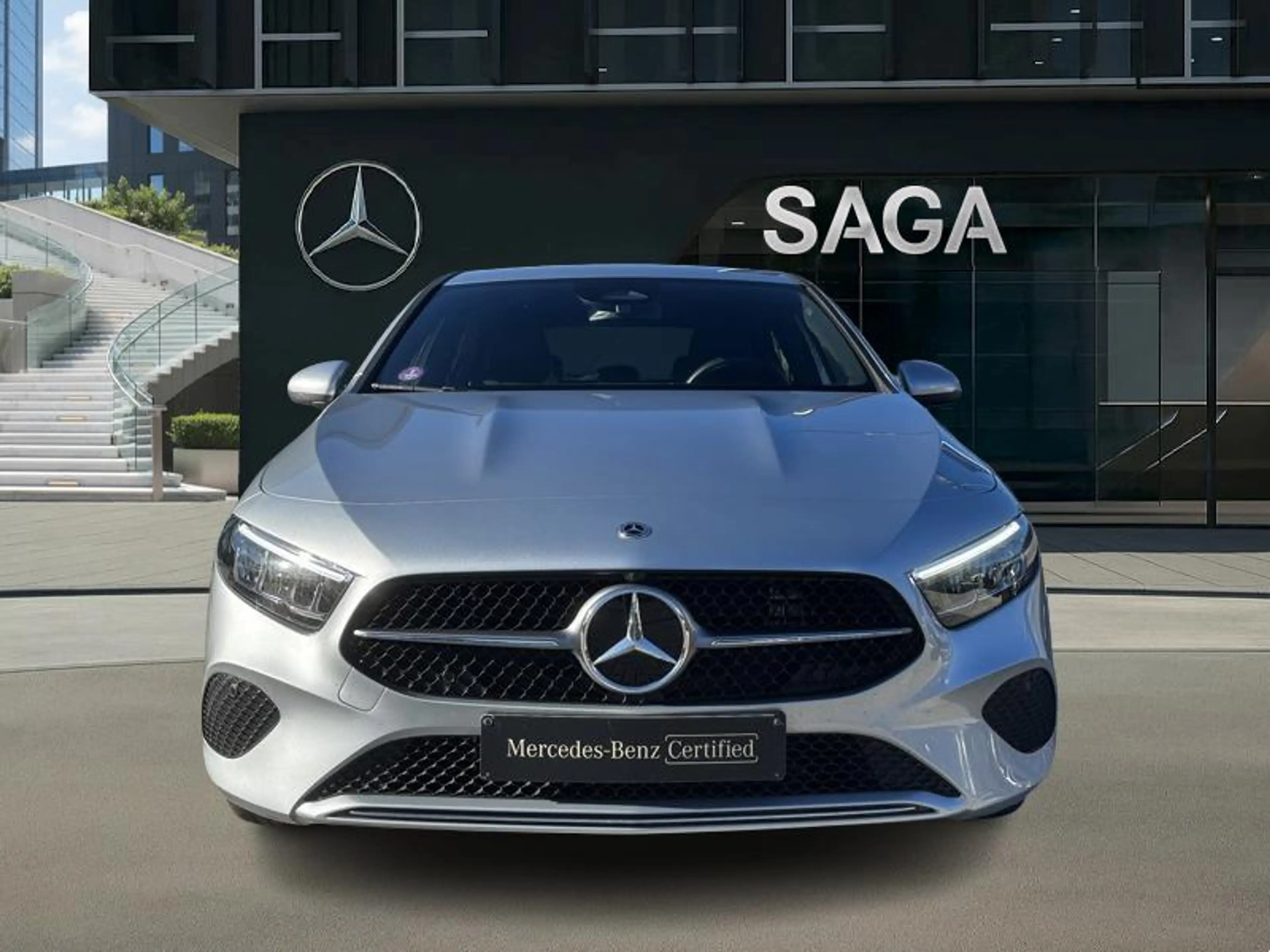 Mercedes-Benz A 250 e Luxury Line — photo 8