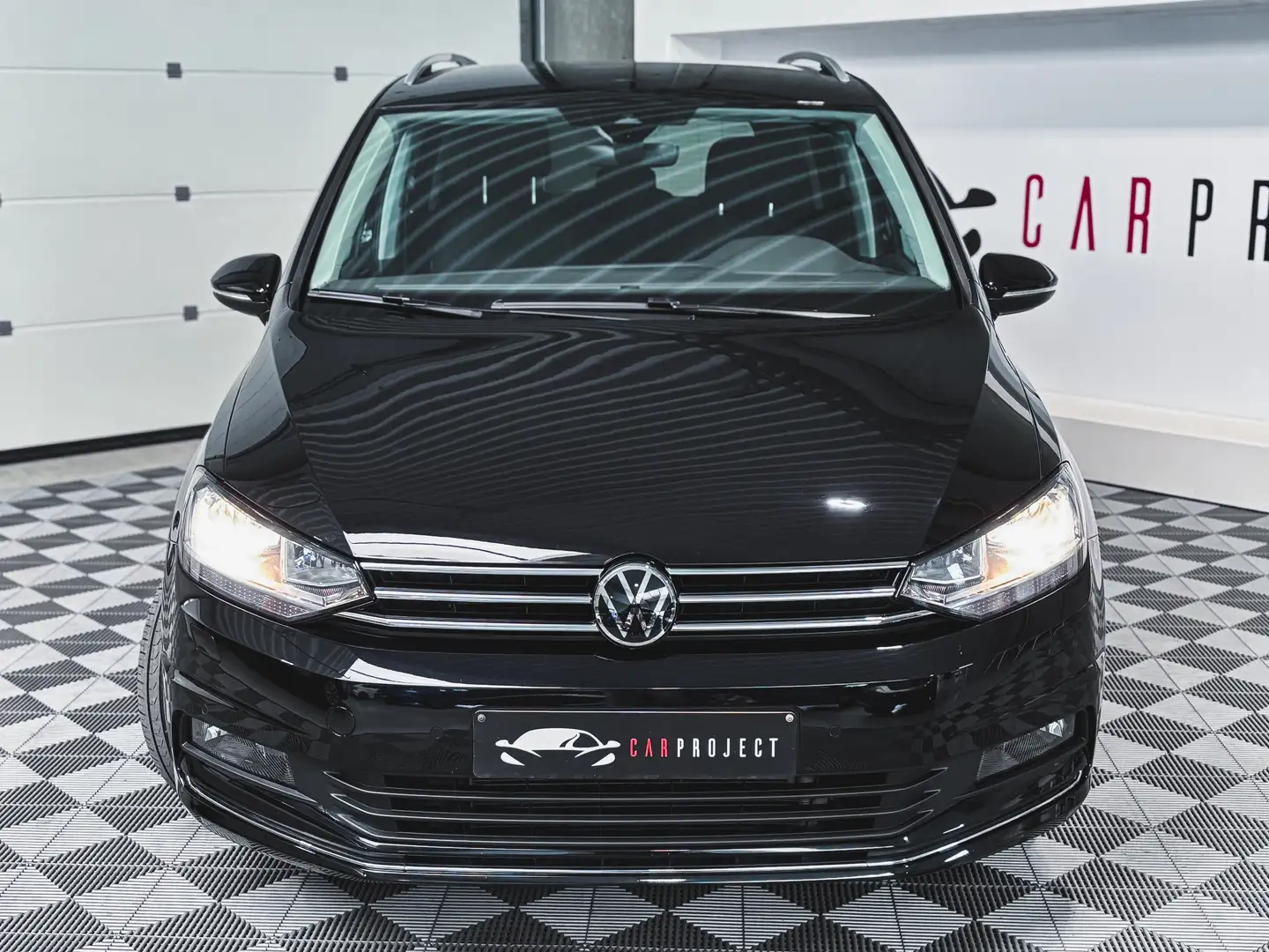 Volkswagen Touran 2.0TDi Highline, 7 Places!, Car-Play, Camera, Clim Zwart - 2