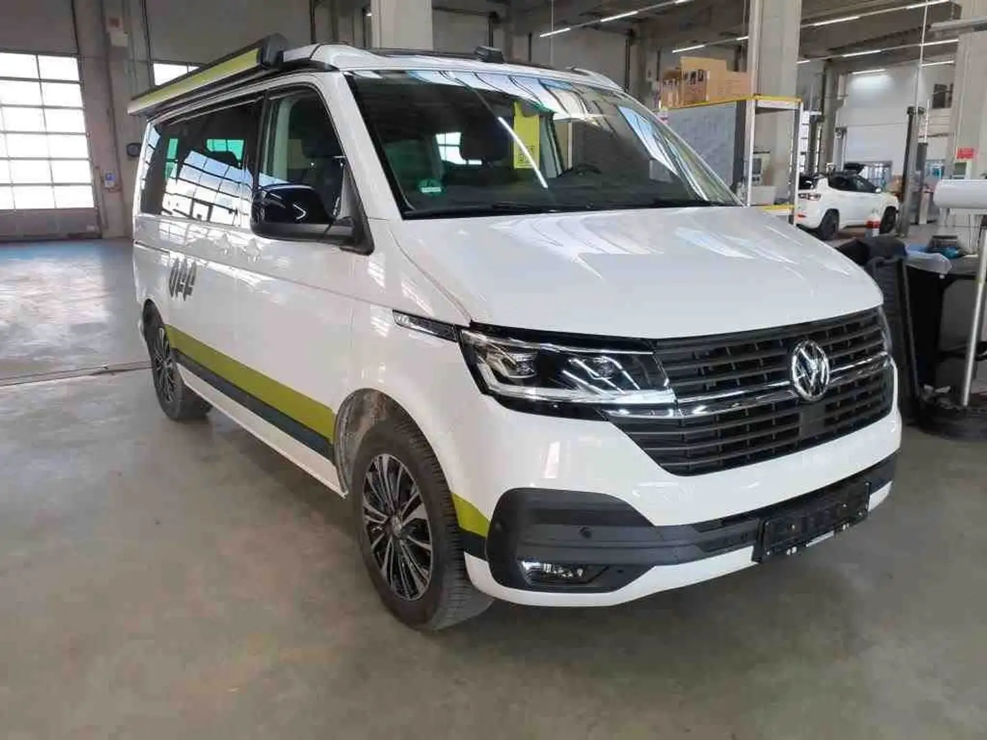 Volkswagen T6 California T6.1 California Beach Camper*STANDH*R-CAM* White - 2
