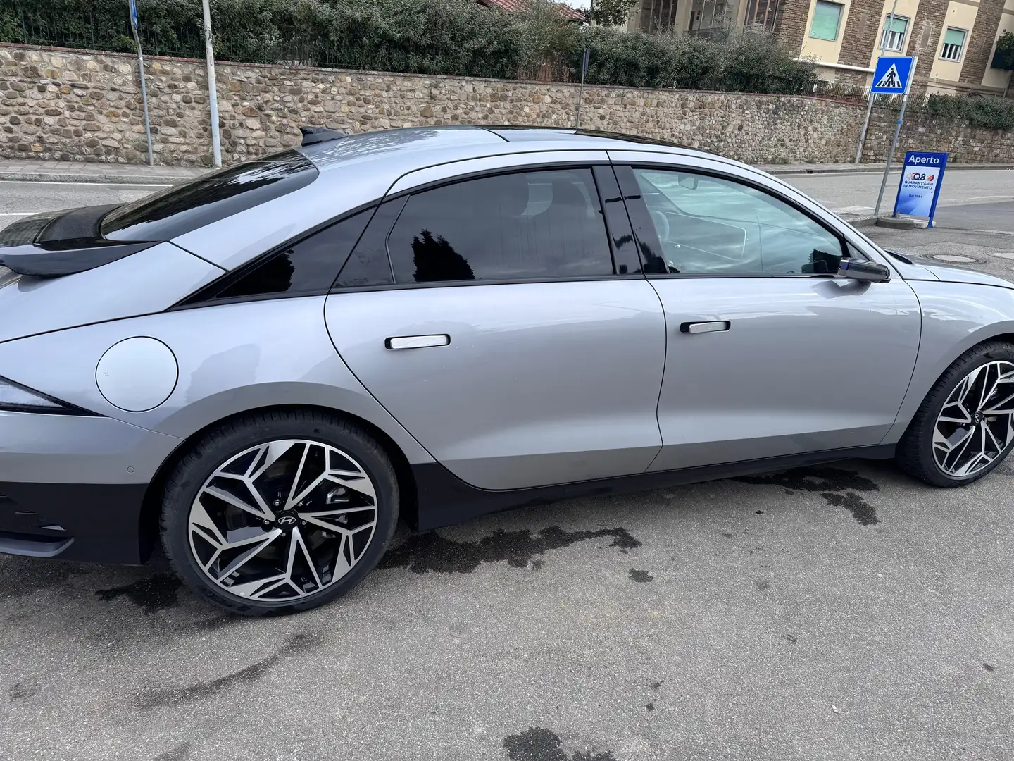 Hyundai IONIQ 6 77,4 kWh Evolution Tech Pack rwd Šedá - 1