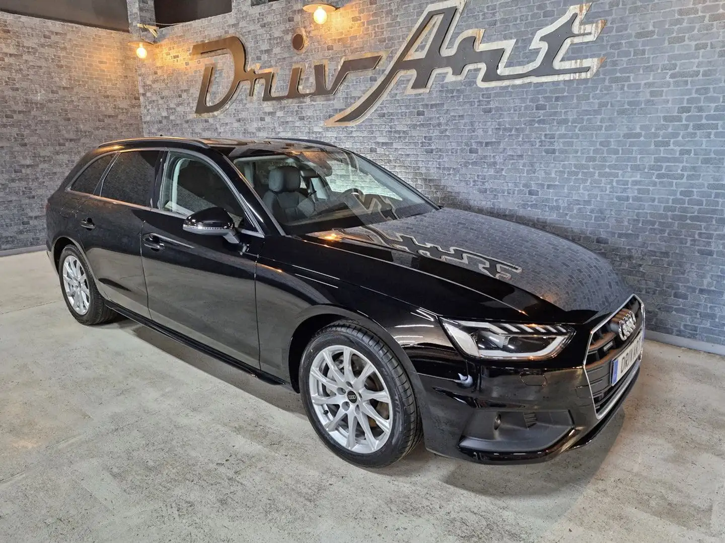 Audi A4 A4 AVANT QUATTRO 40TDI 204ch S-Tronic7 Business Line TVA Noir - 1