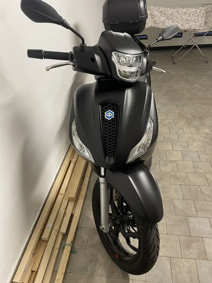 Piaggio Medley 125 S Negru - 1
