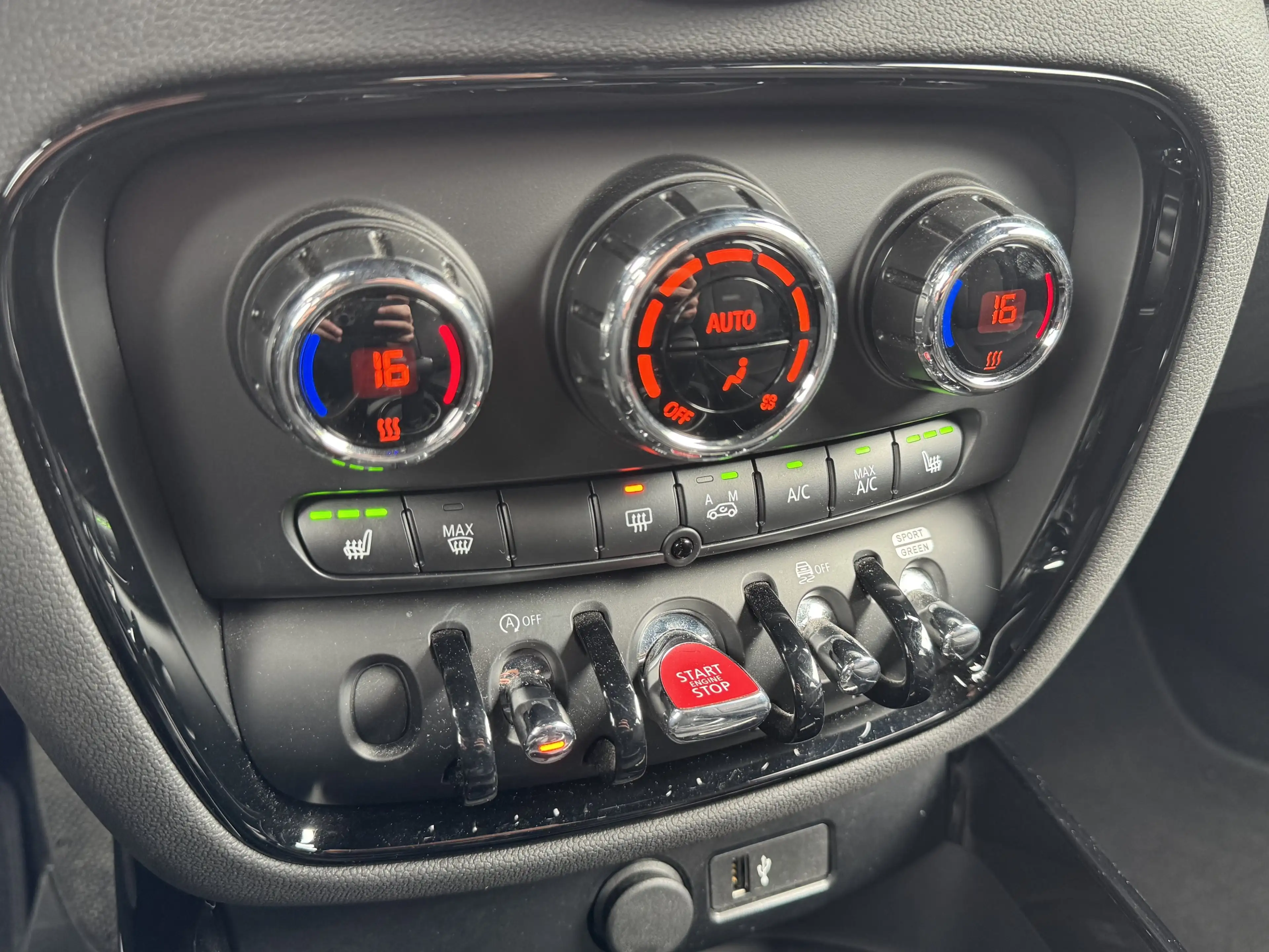 MINI Cooper Clubman NaviXL Kamera SHZ LED DAB CarPlay — photo 12