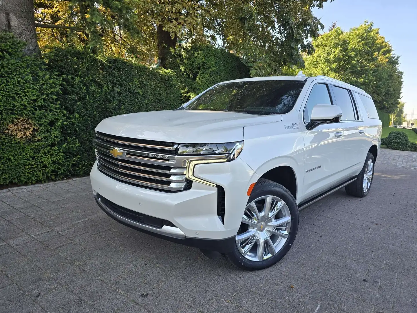 Chevrolet Suburban 6.2 V8 € 76.500,- excl btw Blanc - 1