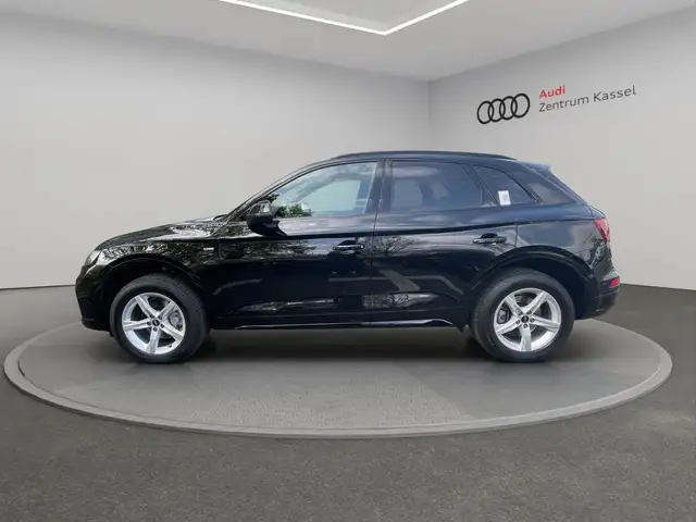 Audi Q5 view 4