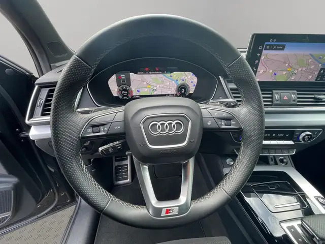 Audi Q5 view 12