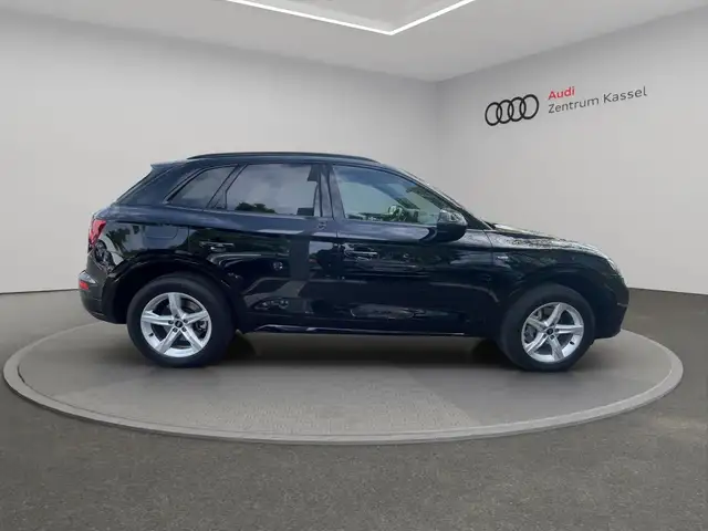 Audi Q5 view 8