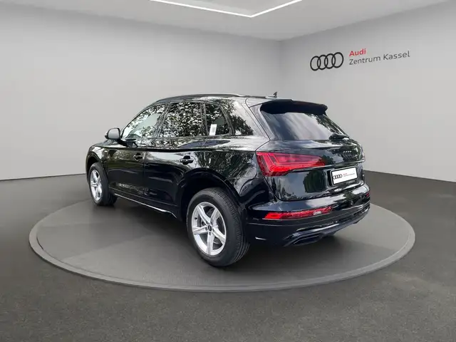Audi Q5 view 5
