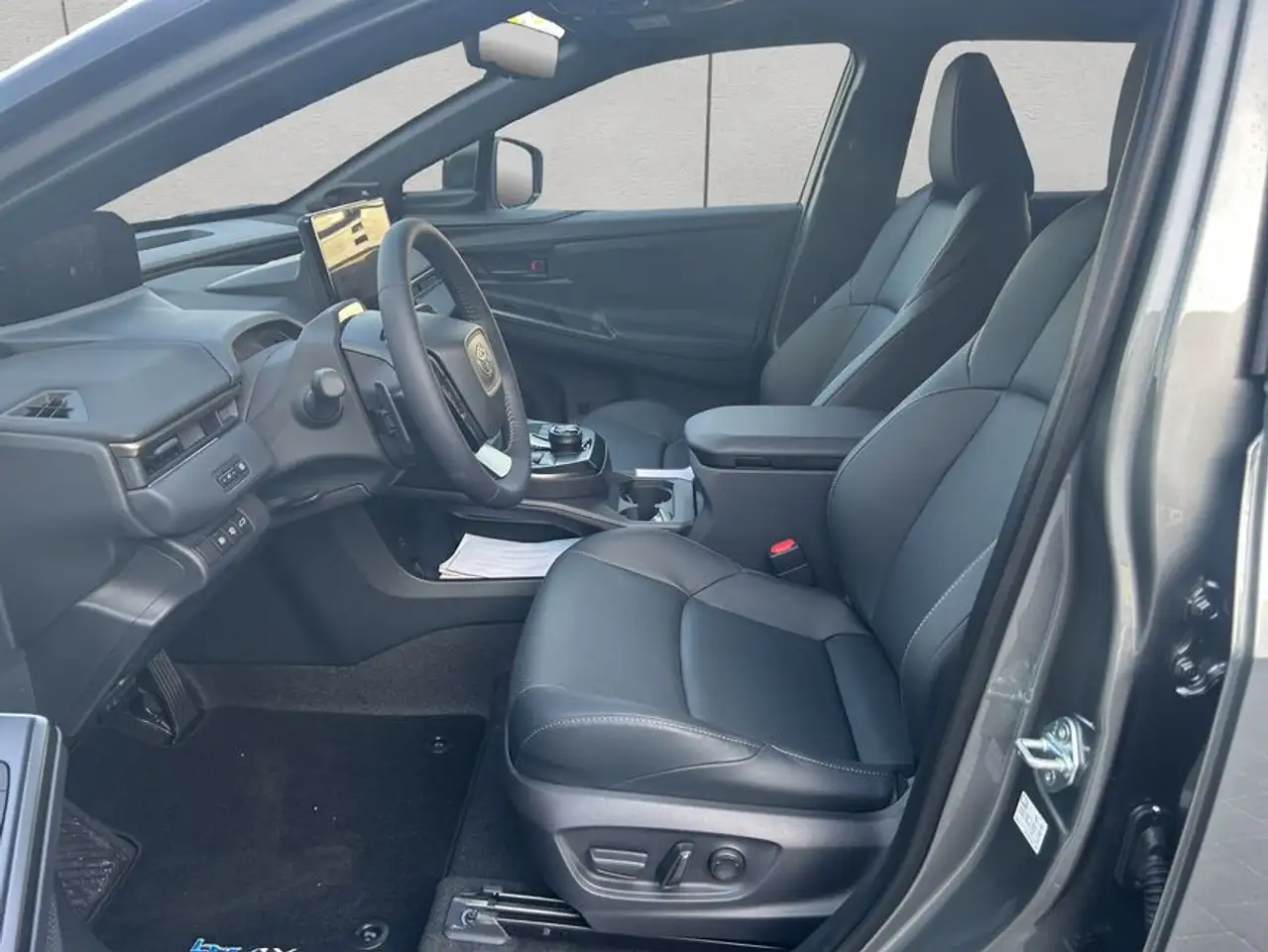 Toyota bZ4X AWD Lounge SKY & Sound Paket 9