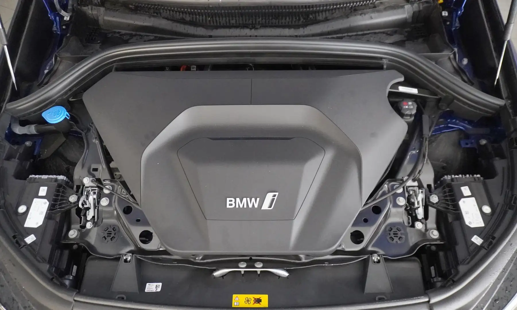 BMW iX1 eDrive20 Blau - 2