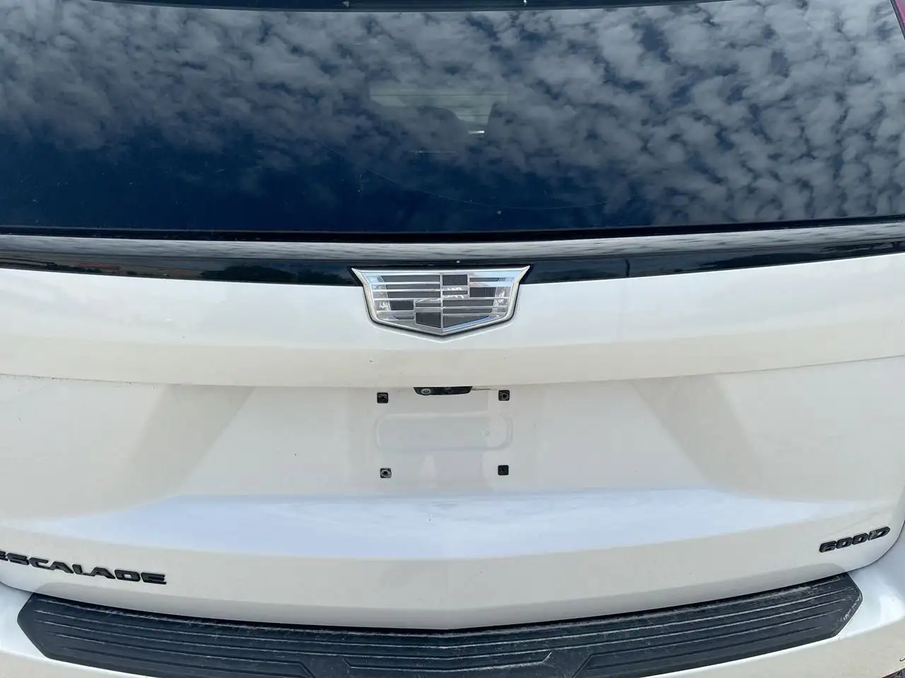 Cadillac Escalade снимка Cadillac Escalade