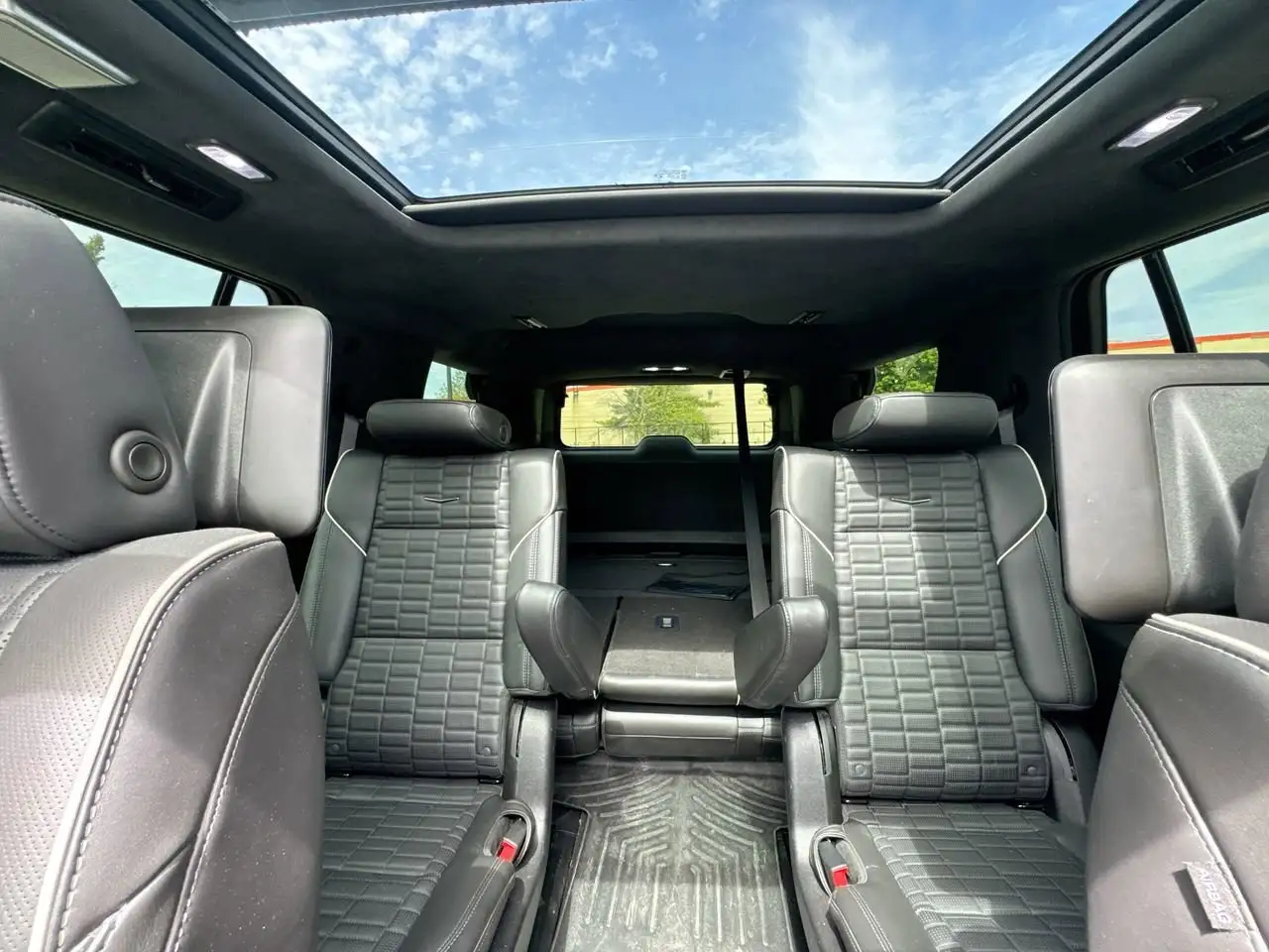 Cadillac Escalade снимка Cadillac Escalade