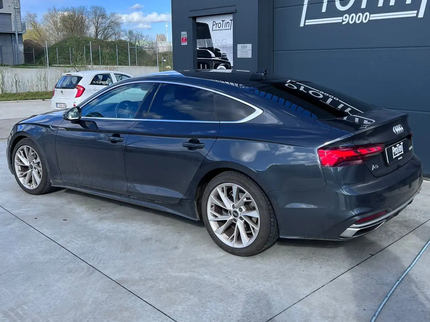 Audi A5 Sportback 40 TFSI Grijs - 2