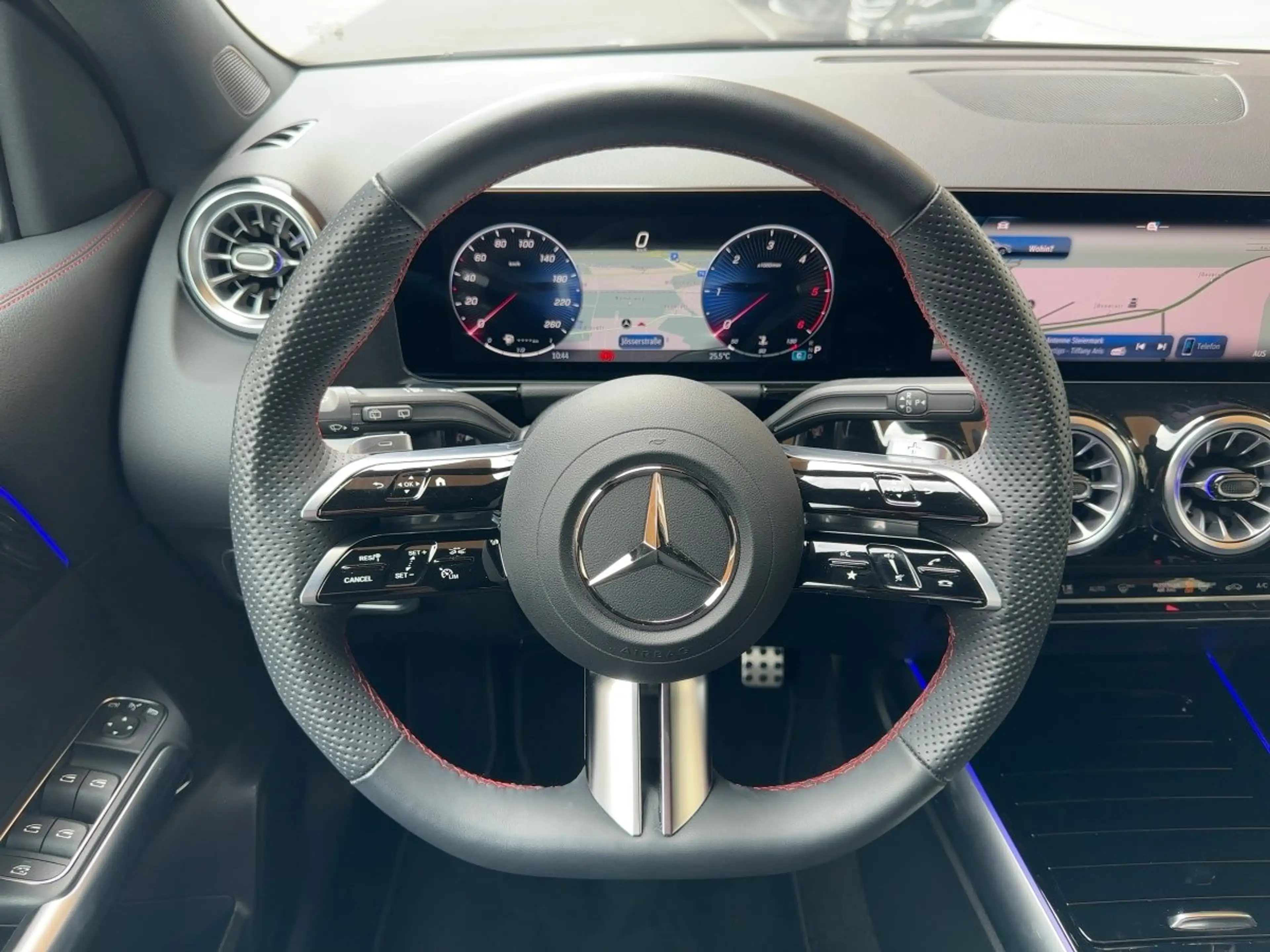 Mercedes-Benz GLA 200 d 4M AMG-Line ADVANCED+ DISTR AHV LRHZG — photo 11