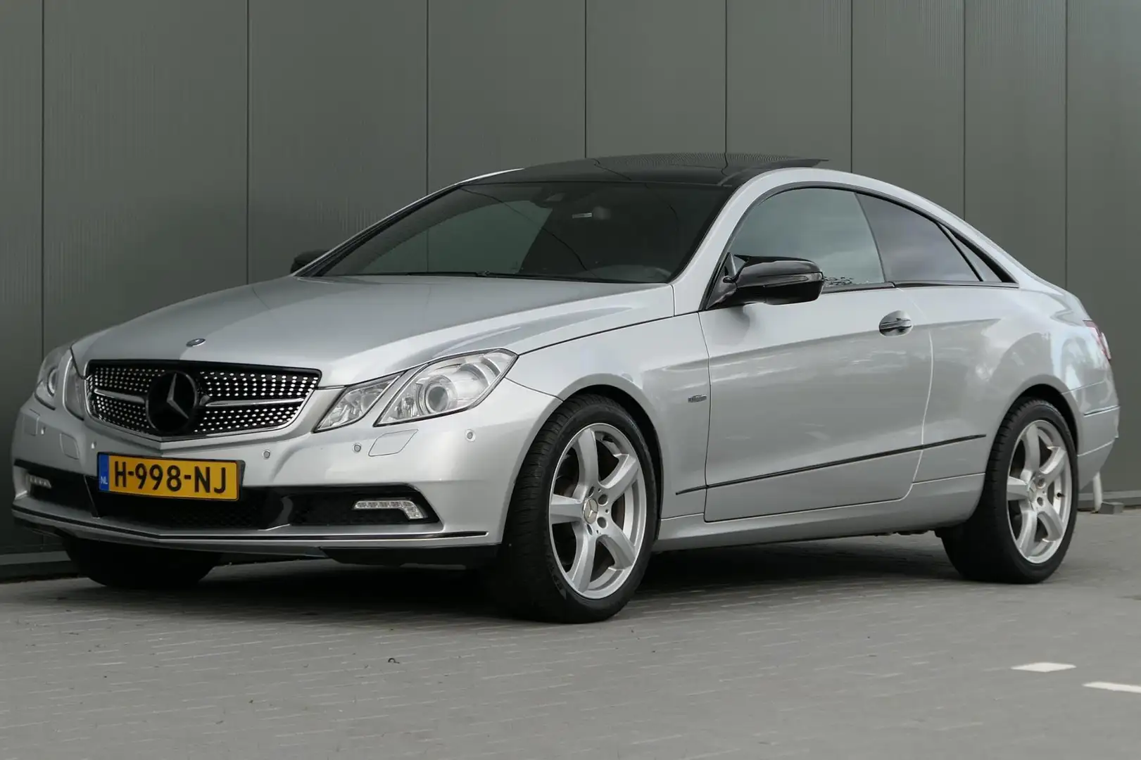 Mercedes-Benz E 350 Coupé CGI Elegance 292pk V6 Navi Panodak Sportuitl Gris - 1