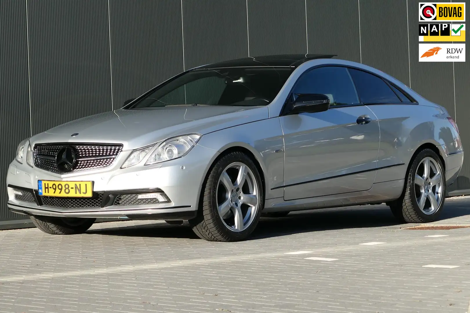 Mercedes-Benz E 350 Coupé CGI Elegance 292pk V6 Navi Panodak Sportuitl Grijs - 1