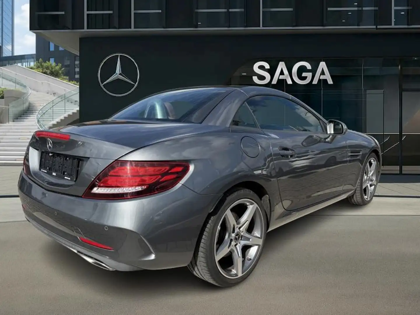 Mercedes-Benz SLC 180 AMG Line Airscarf Caméra Grau - 2