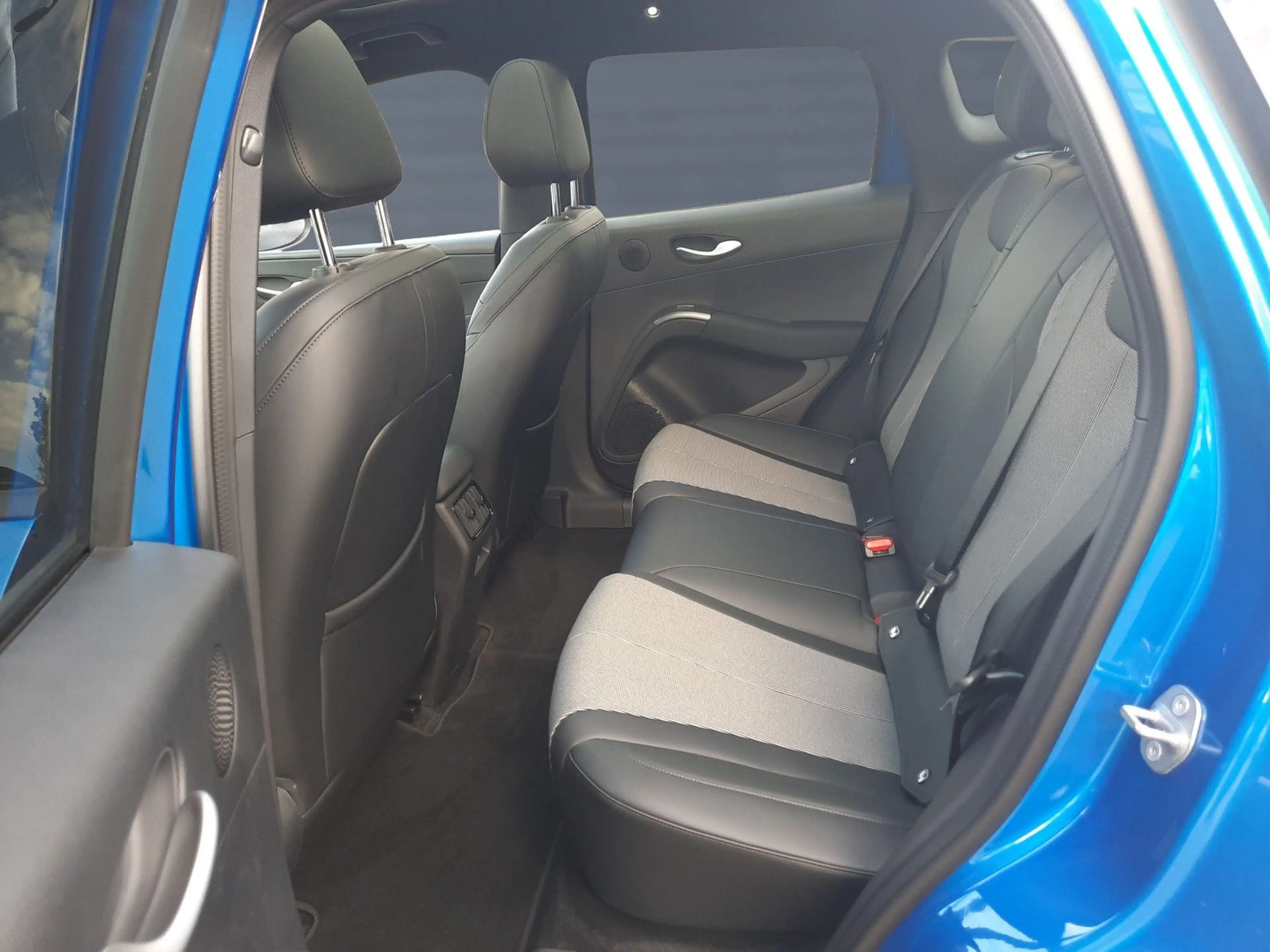BYD Dolphin Dolphin G  DM-i  Comfort LED Panoramadach — photo 11