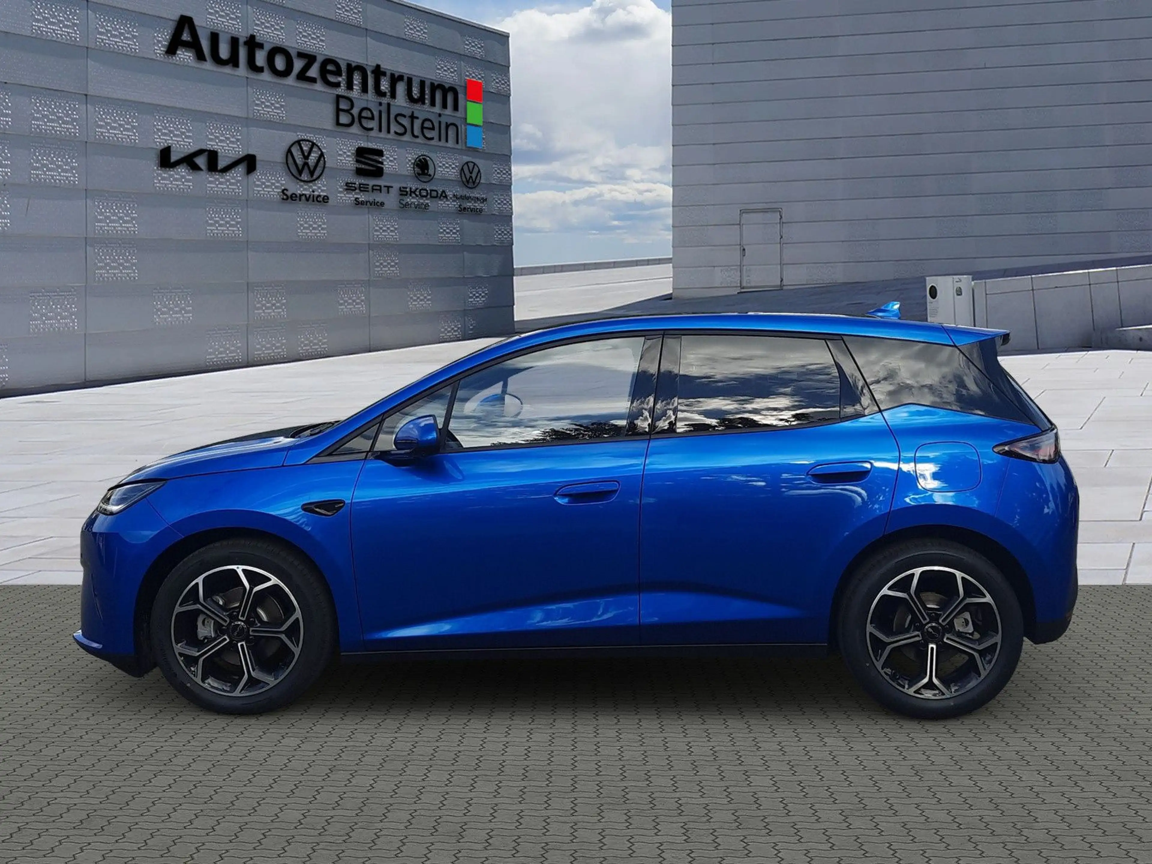 BYD Dolphin Dolphin G  DM-i  Comfort LED Panoramadach — photo 3