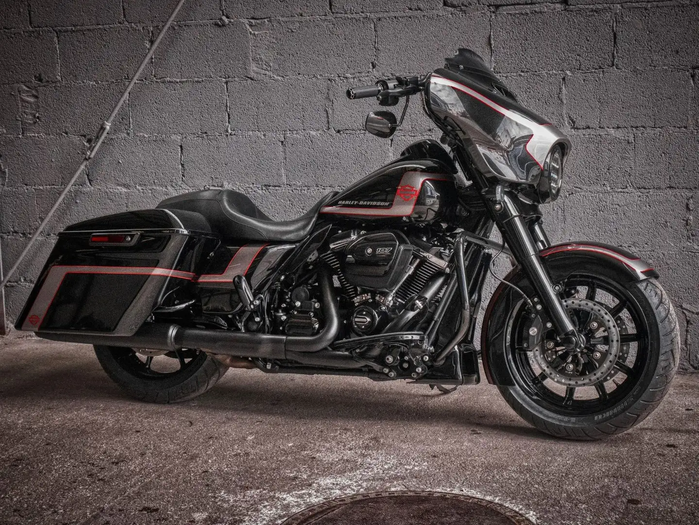 Harley-Davidson FLHX Street Glide 107ci * FAT TIRE * Noir - 1