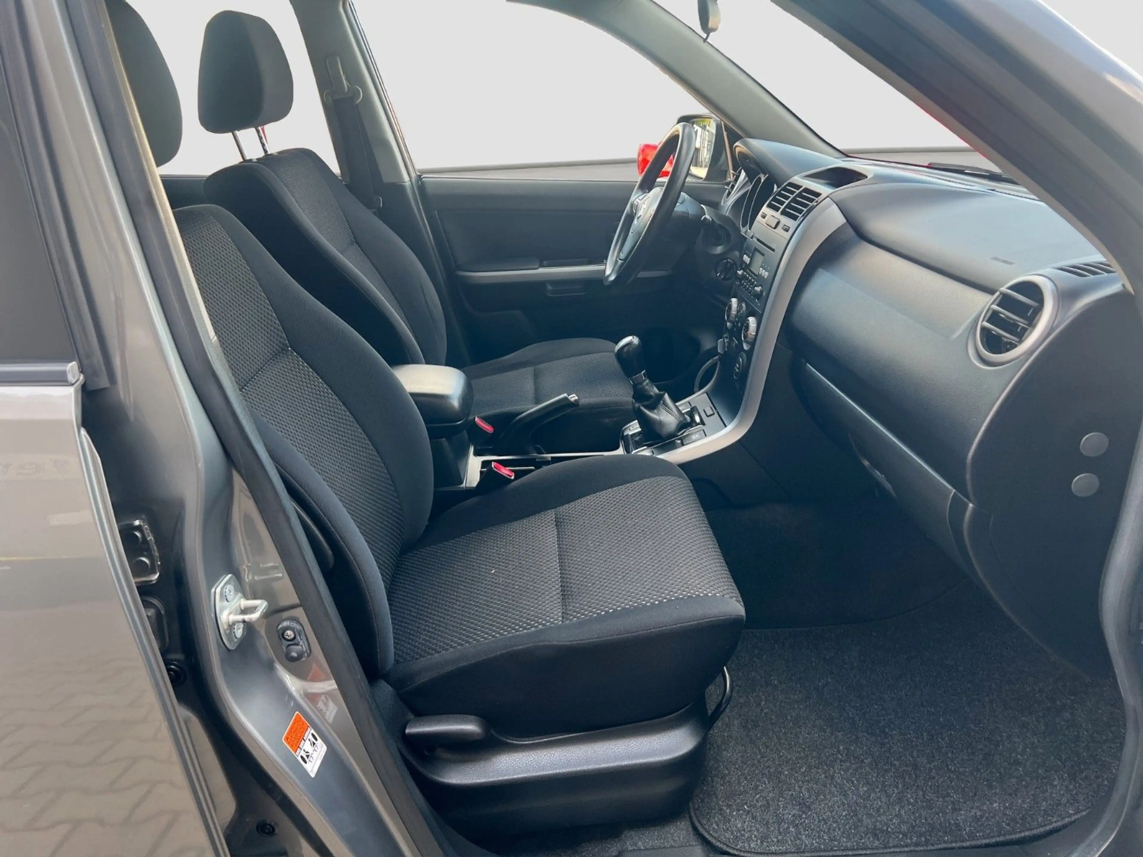 Suzuki Grand Vitara 2.0 Comfort+ AWD *KLIMAA*SITZHZ*AHK — photo 14