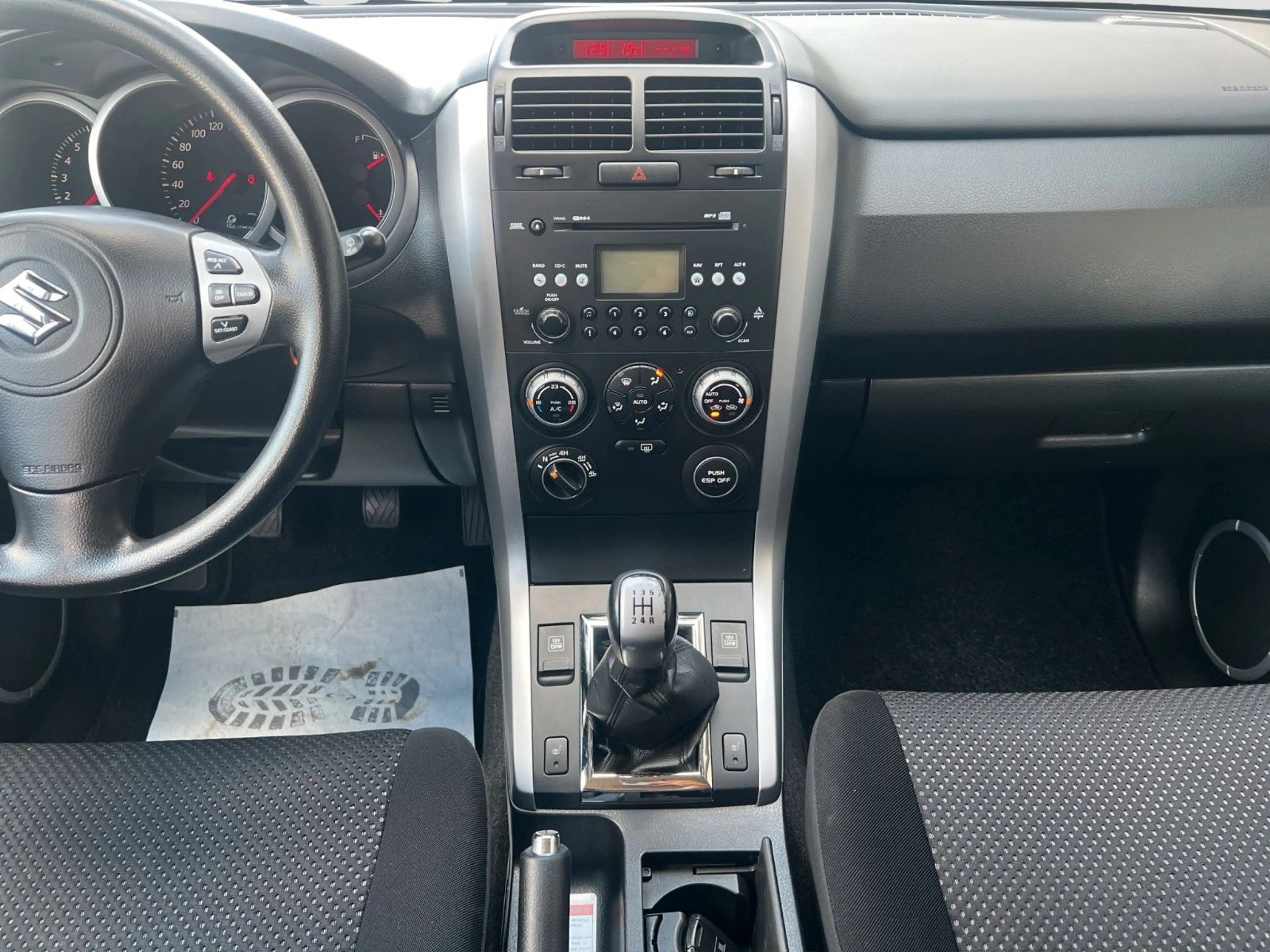 Suzuki Grand Vitara 2.0 Comfort+ AWD *KLIMAA*SITZHZ*AHK — photo 12