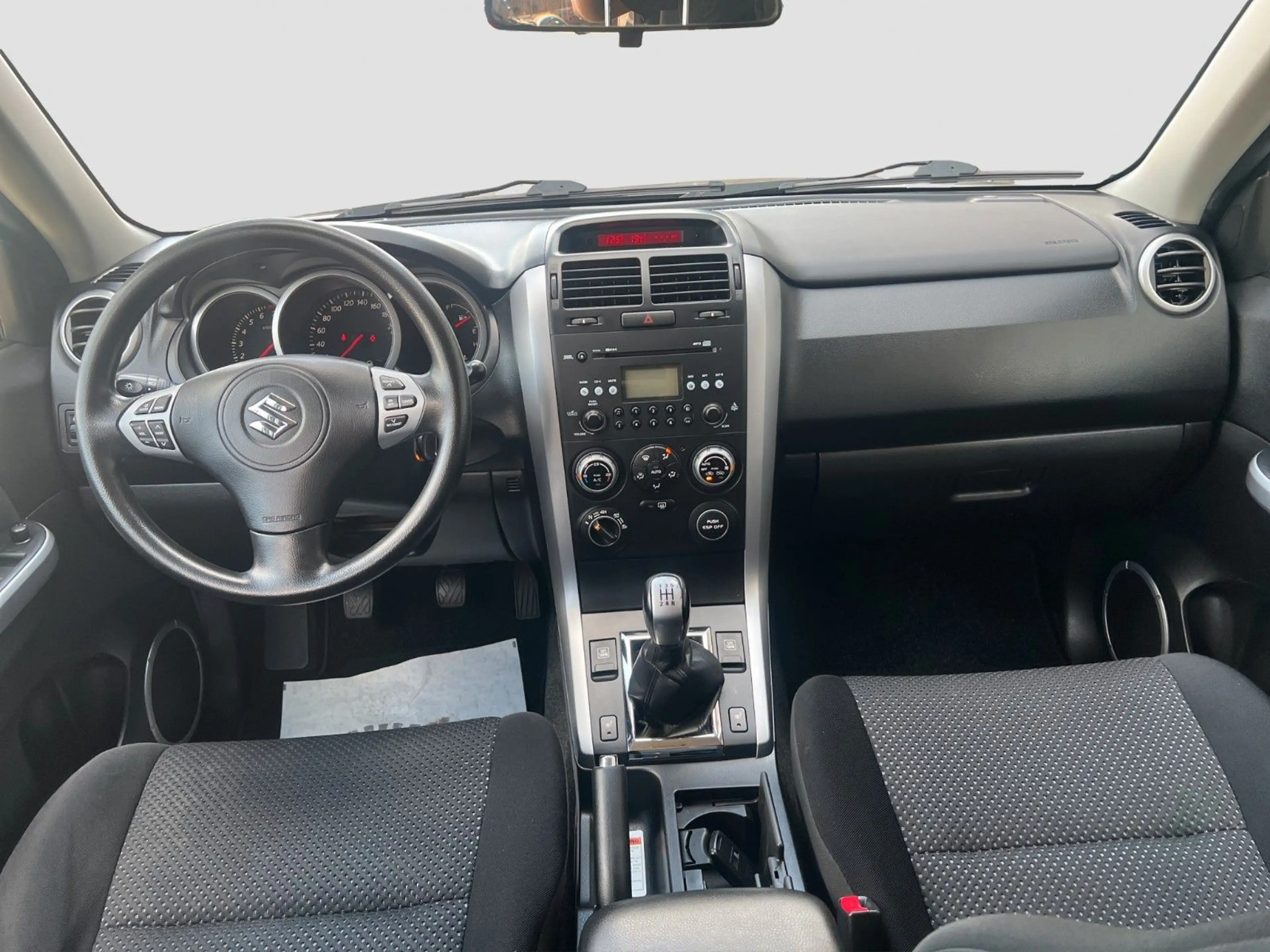 Suzuki Grand Vitara 2.0 Comfort+ AWD *KLIMAA*SITZHZ*AHK — photo 10
