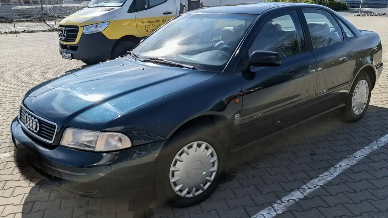 Audi A4 1.6, foto 1