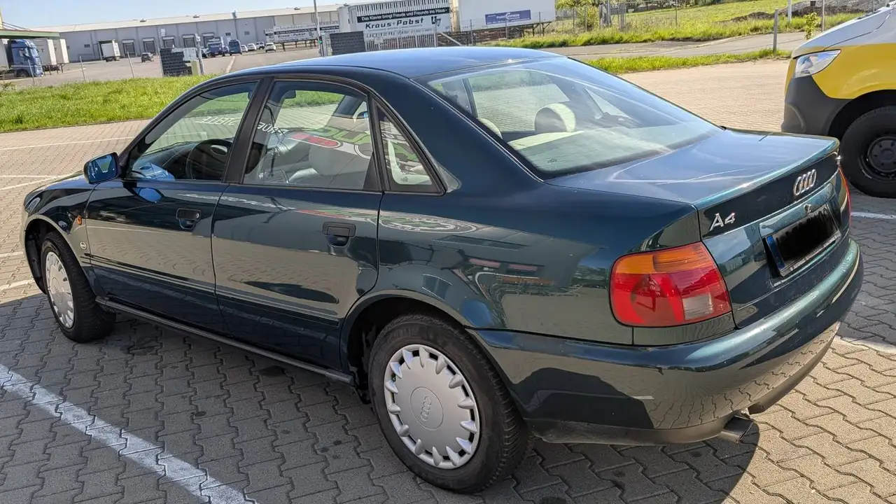 Audi A4 1.6, foto 2