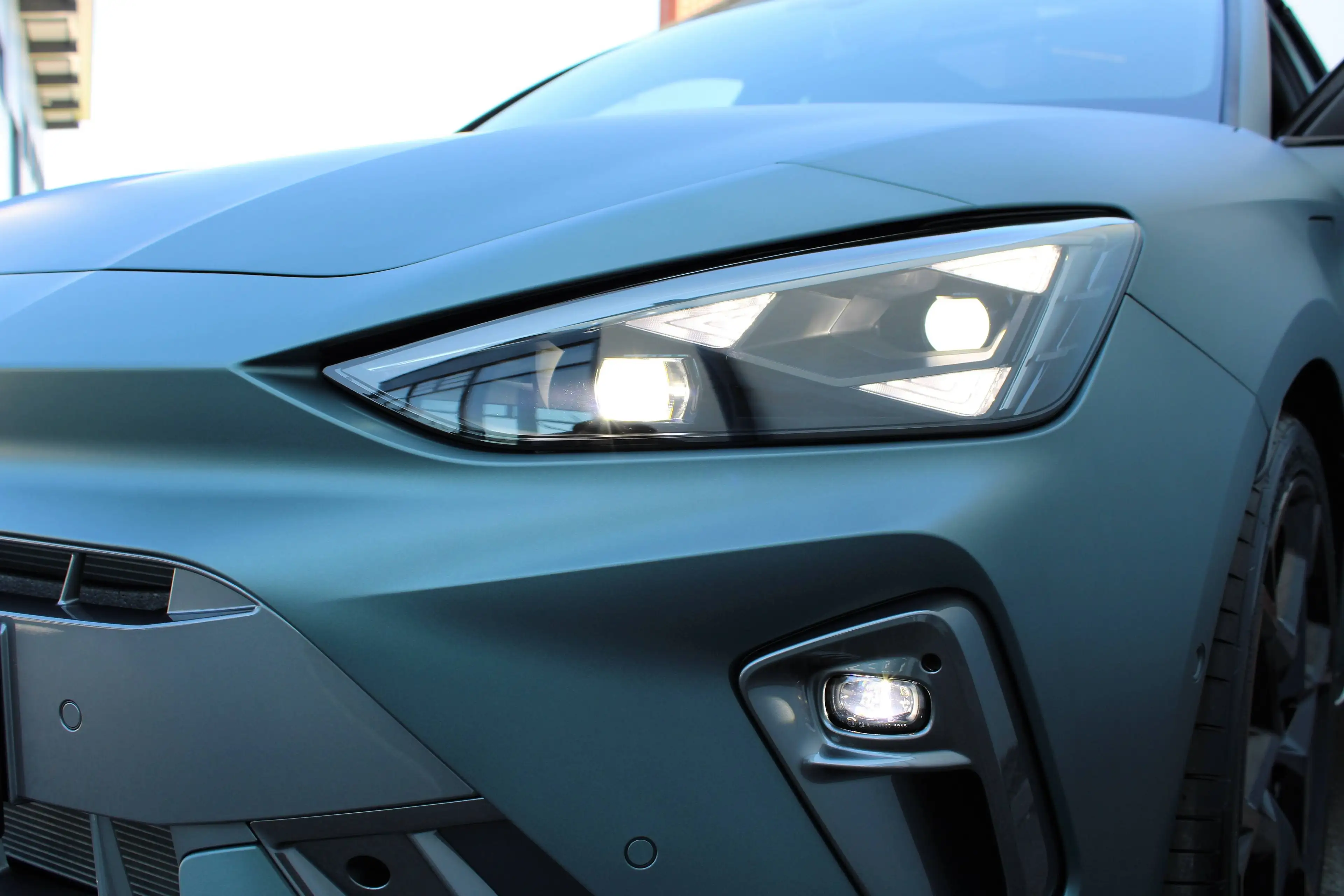 CUPRA Leon SP Kombi VZ "PLUG-IN HYBRID 272 DSG mit Mattfarbe, Panodach und MEHR! — photo 4