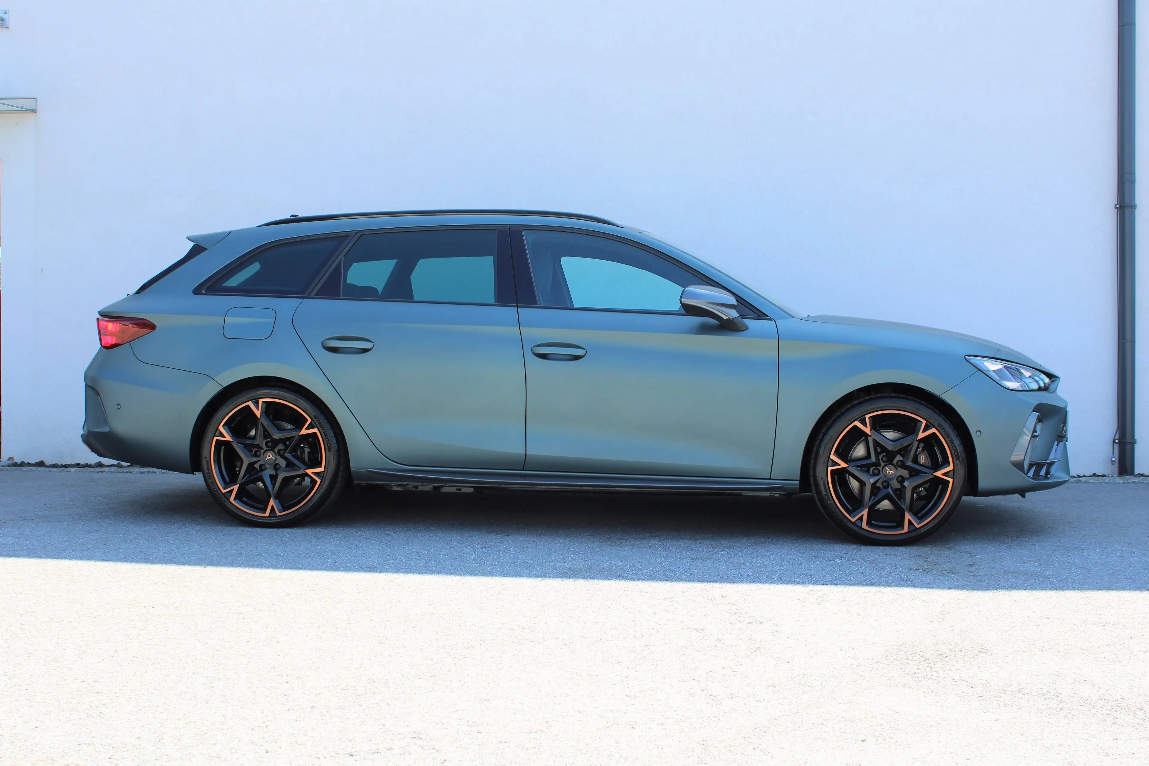CUPRA Leon SP Kombi VZ "PLUG-IN HYBRID 272 DSG mit Mattfarbe, Panodach und MEHR! — photo 11