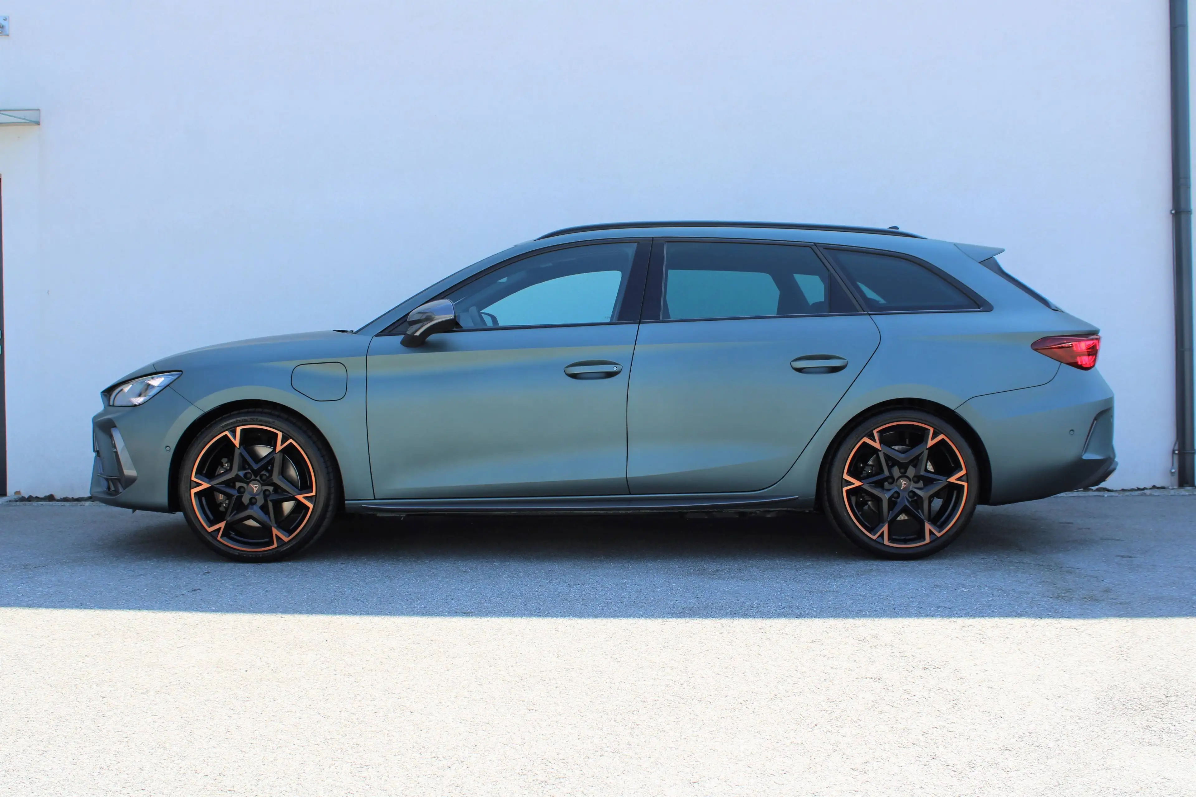 CUPRA Leon SP Kombi VZ "PLUG-IN HYBRID 272 DSG mit Mattfarbe, Panodach und MEHR! — photo 5