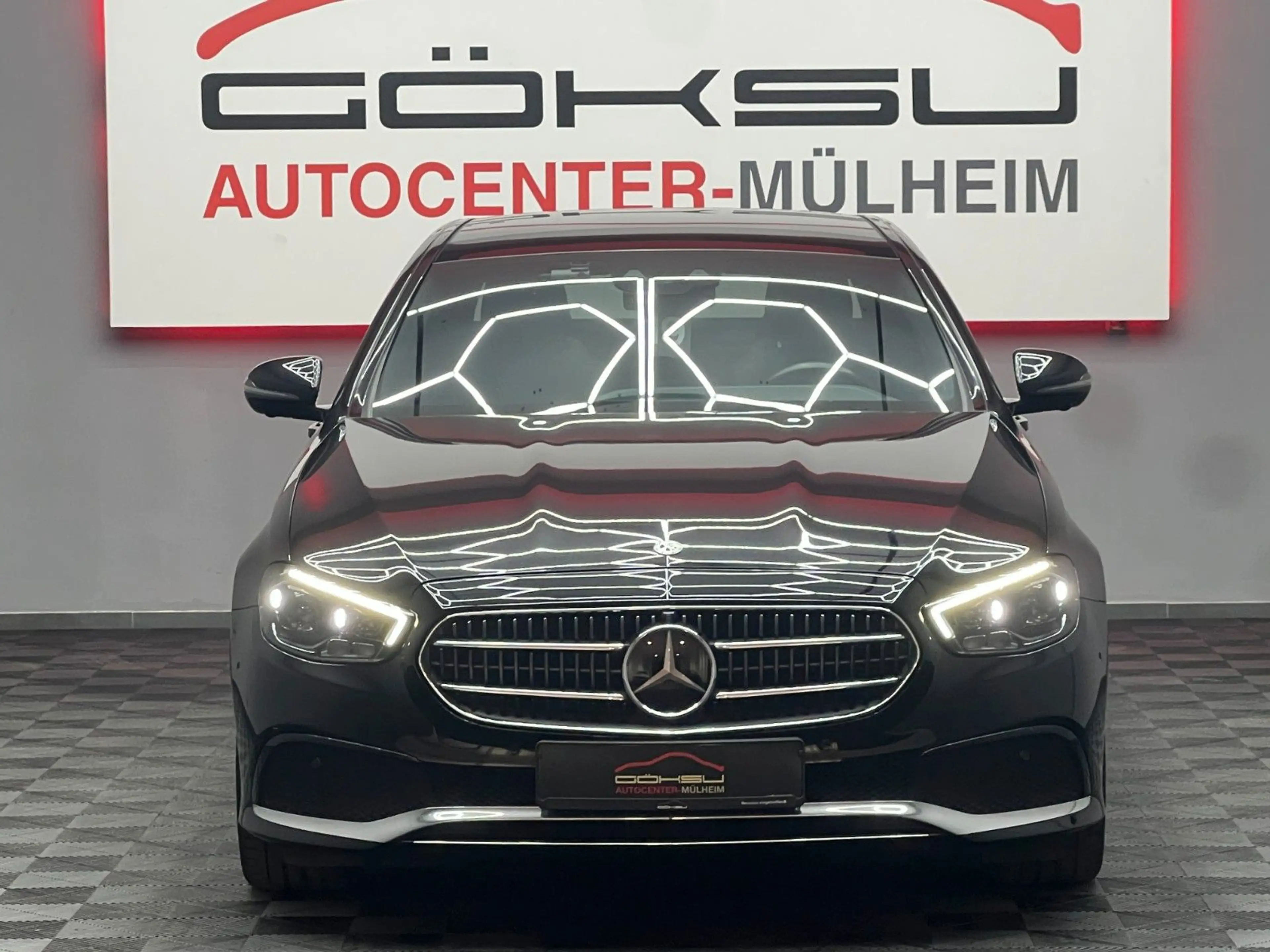 Mercedes-Benz E 220 d *Pano*AHK*M.Beam*360*Widescreen*Leder* — photo 3