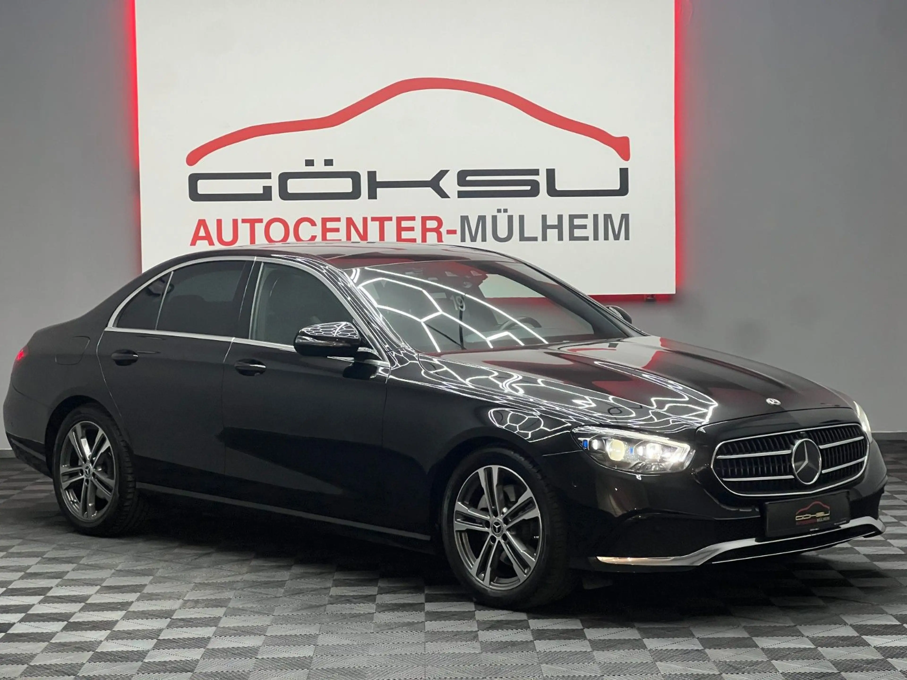 Mercedes-Benz E 220 d *Pano*AHK*M.Beam*360*Widescreen*Leder* — photo 4