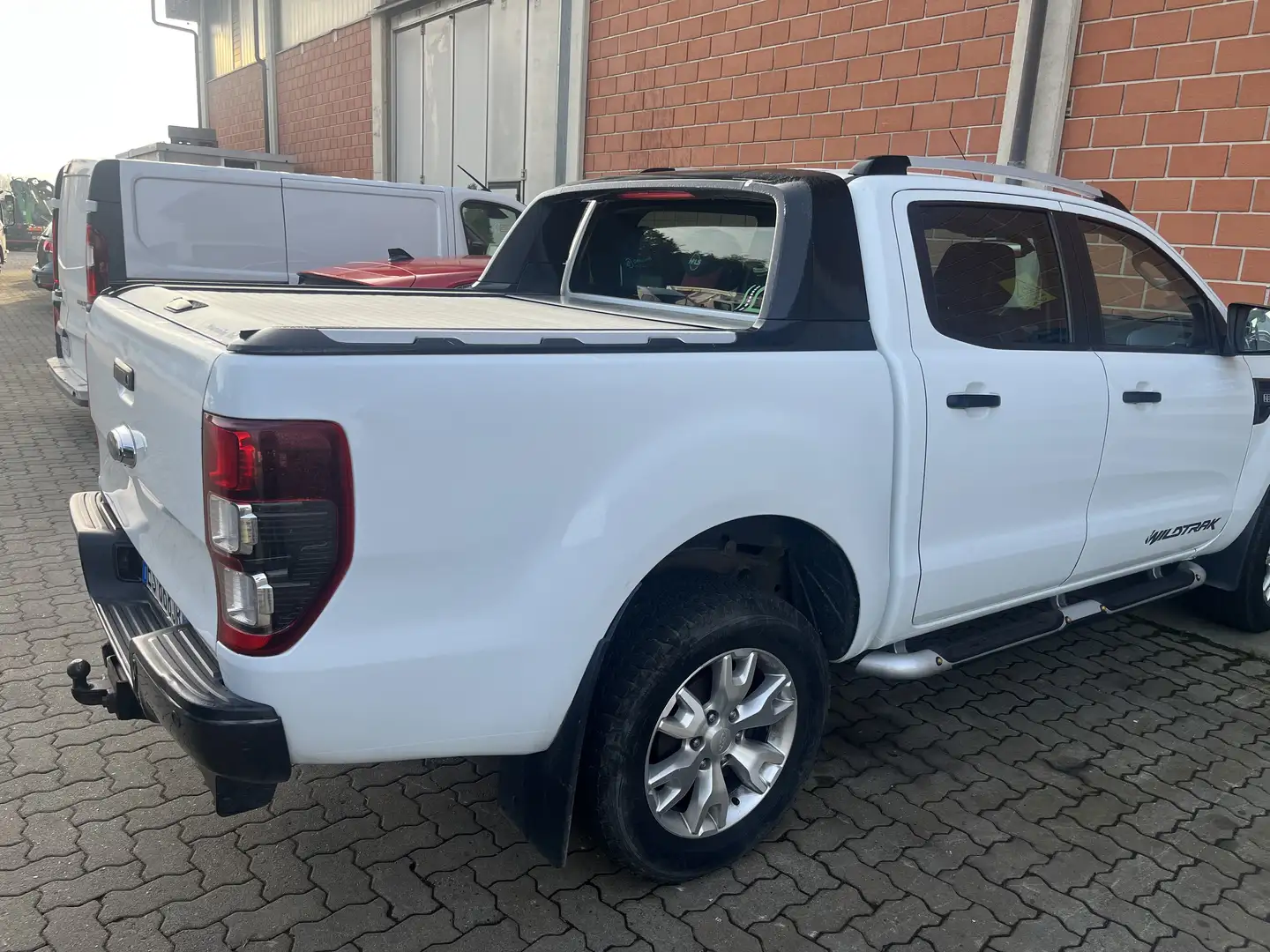 Ford Ranger 3.2 tdci double cab Wildtrak auto Bianco - 1